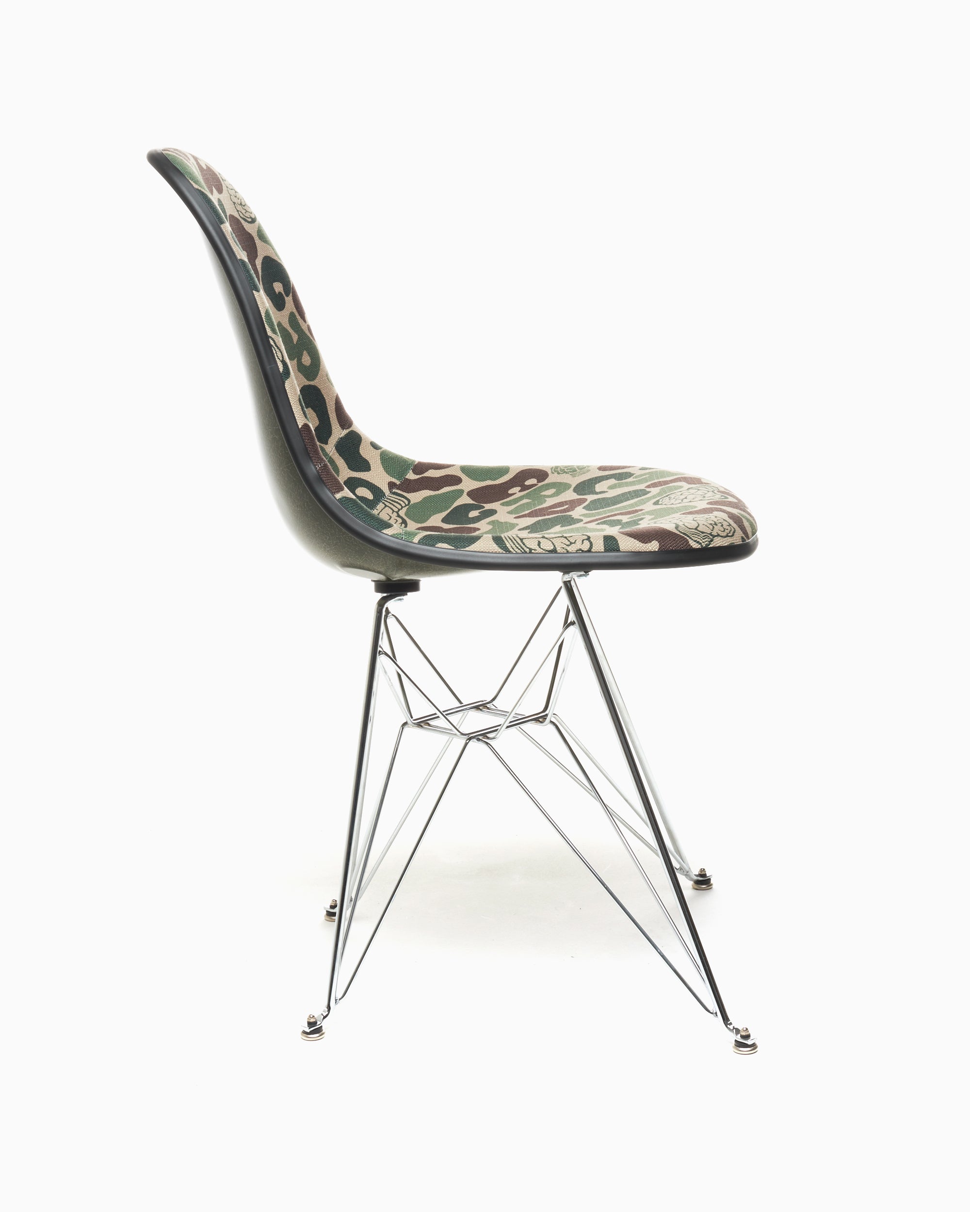 Decoration Pleasures x Nerd Modernica Shell Chair - P23N008-CAMO