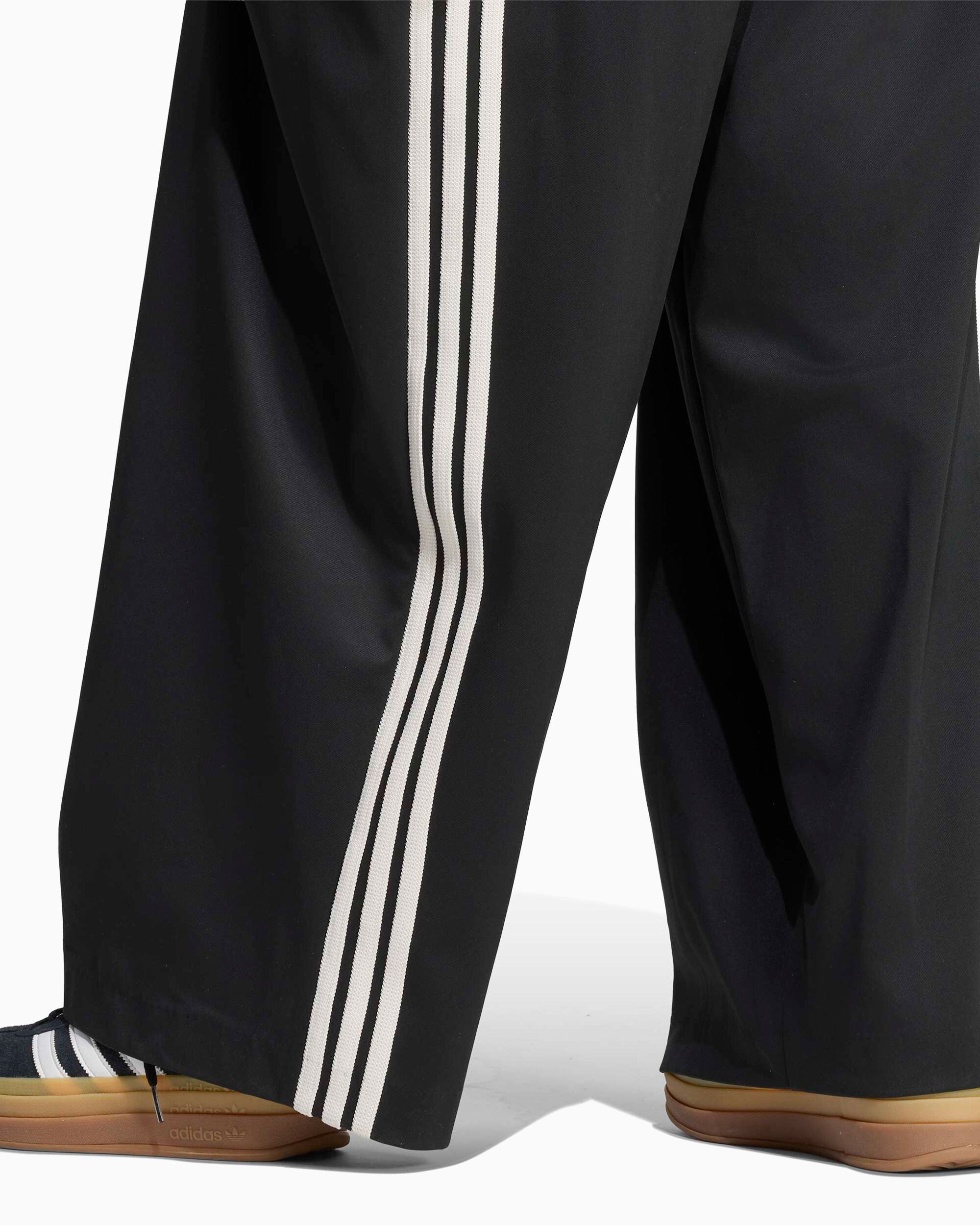 Pants adidas Originals Pleated Relaxed Women's Chino Pants - KR9617