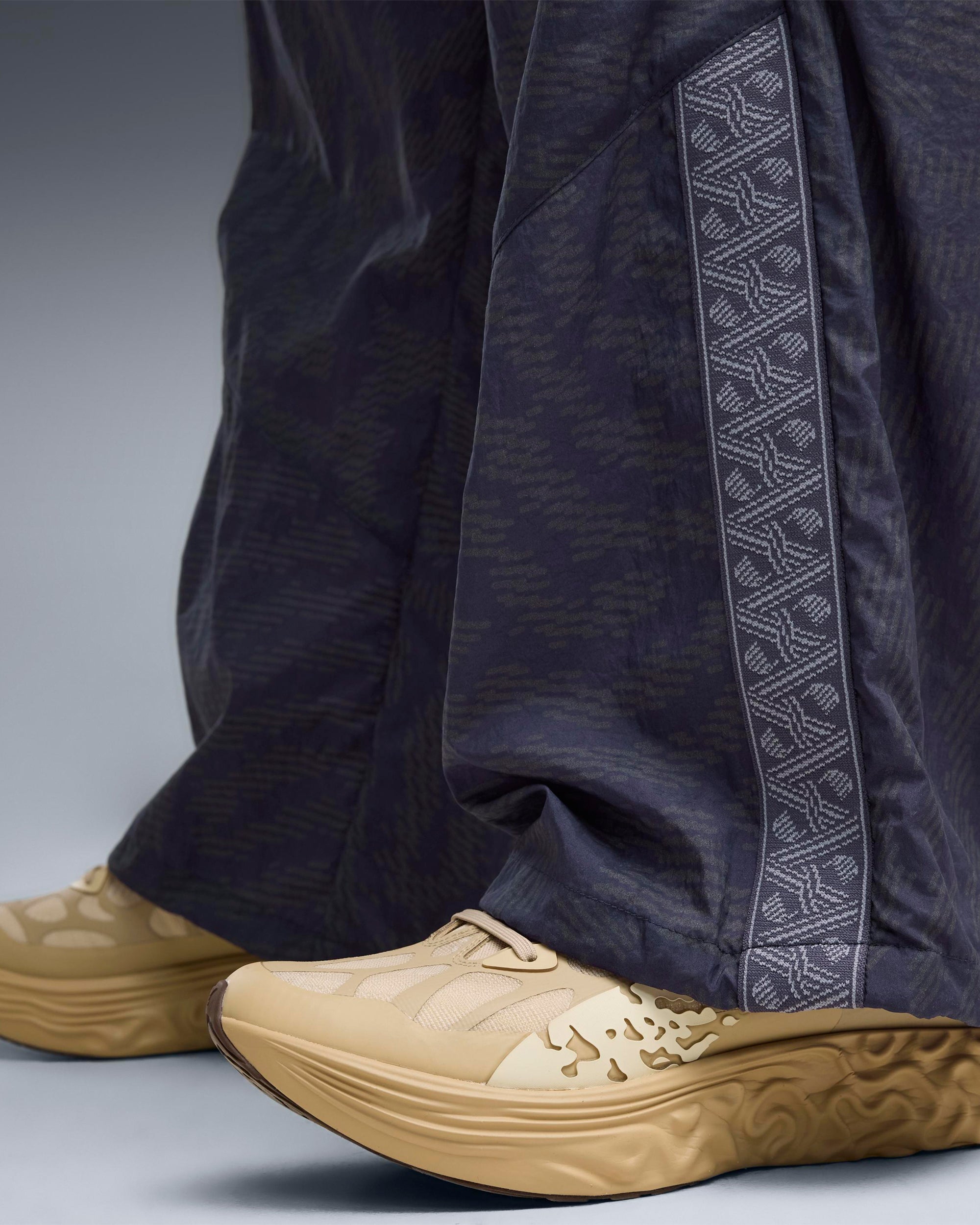 Pants Puma x Salehe Bembury x Portugal "King" Relaxed Men's Track Pants - 635100-64