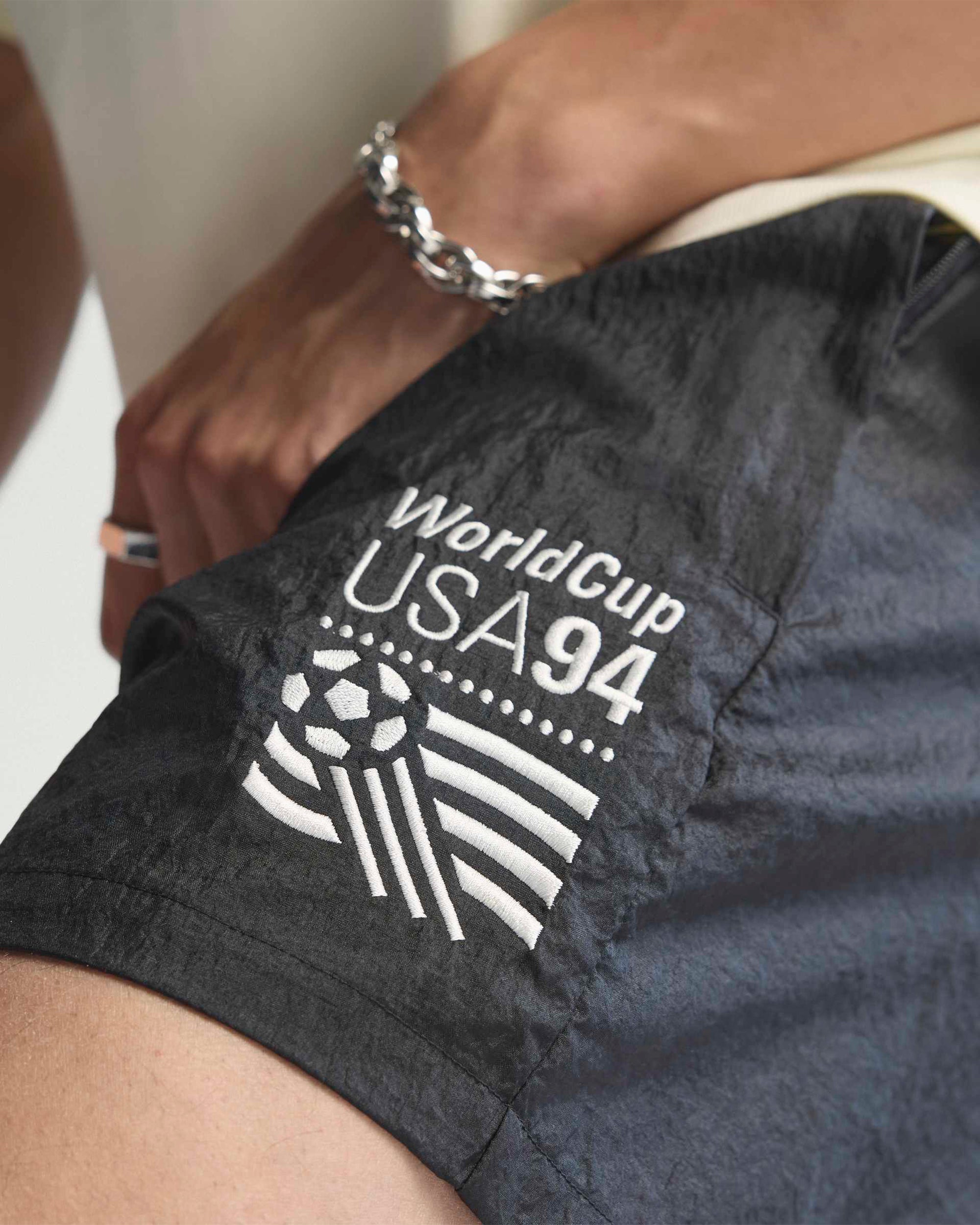 Shorts adidas Originals World Cup USA94 Graphic Relaxed Men's Shorts - KC5430