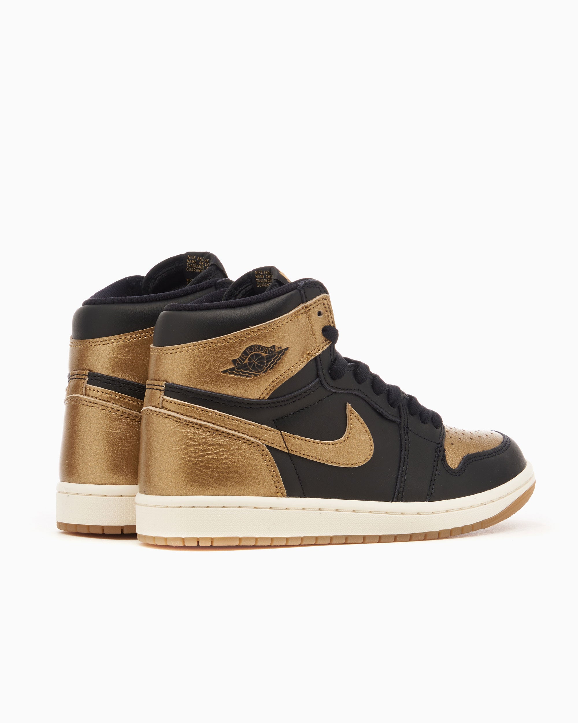Sneakers Air Jordan 1 Retro High OG "Black Metallic Gold" - DZ5485-071