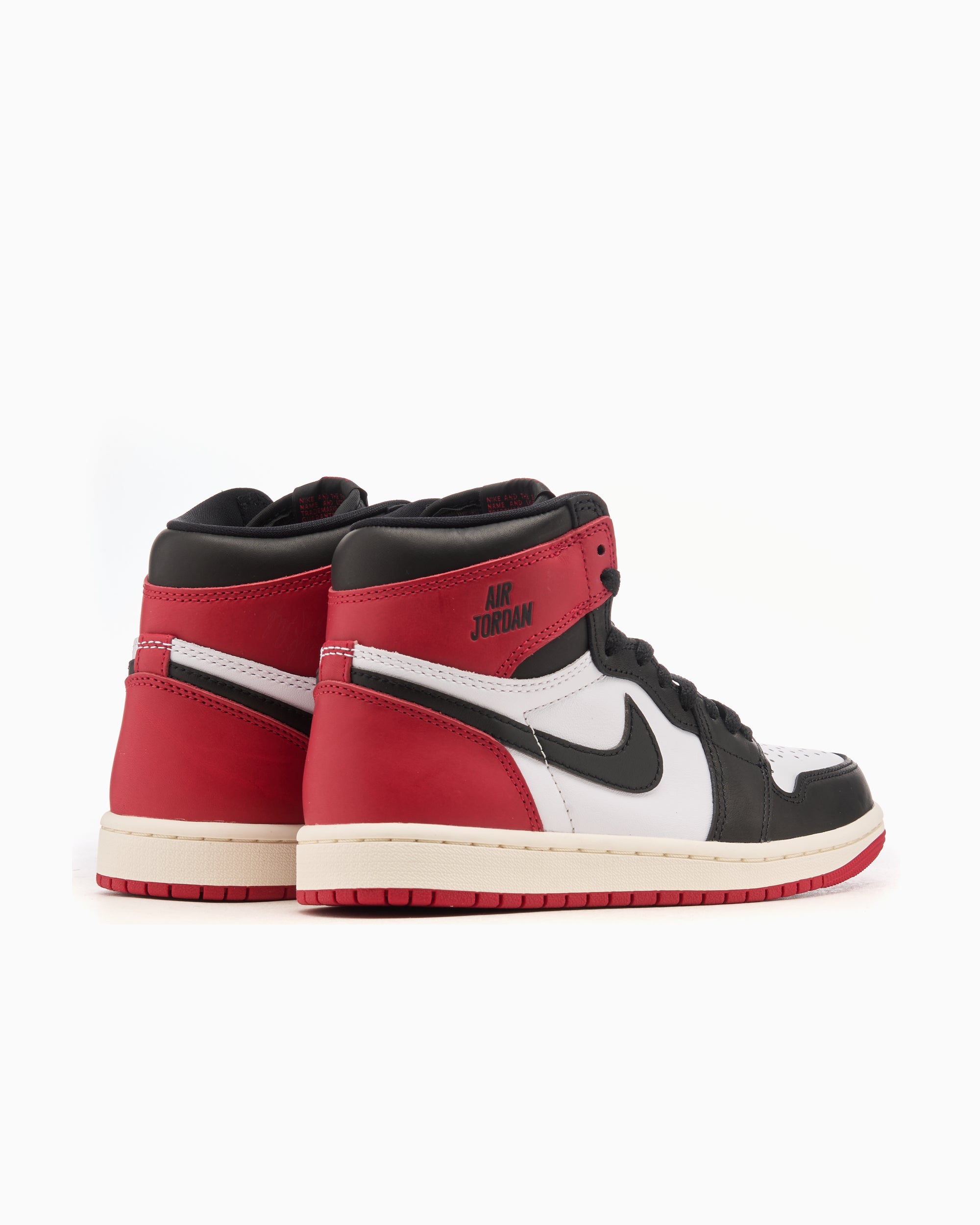 Sneakers Air Jordan 1 Retro High OG "Black Toe" - DZ5485-106