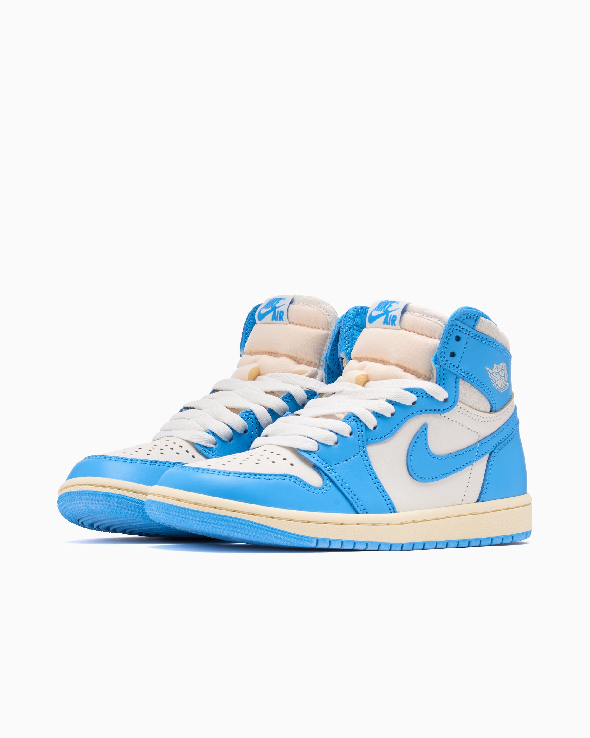 Sneakers Air Jordan 1 Retro High OG "UNC Reimagined" - DZ5485-402