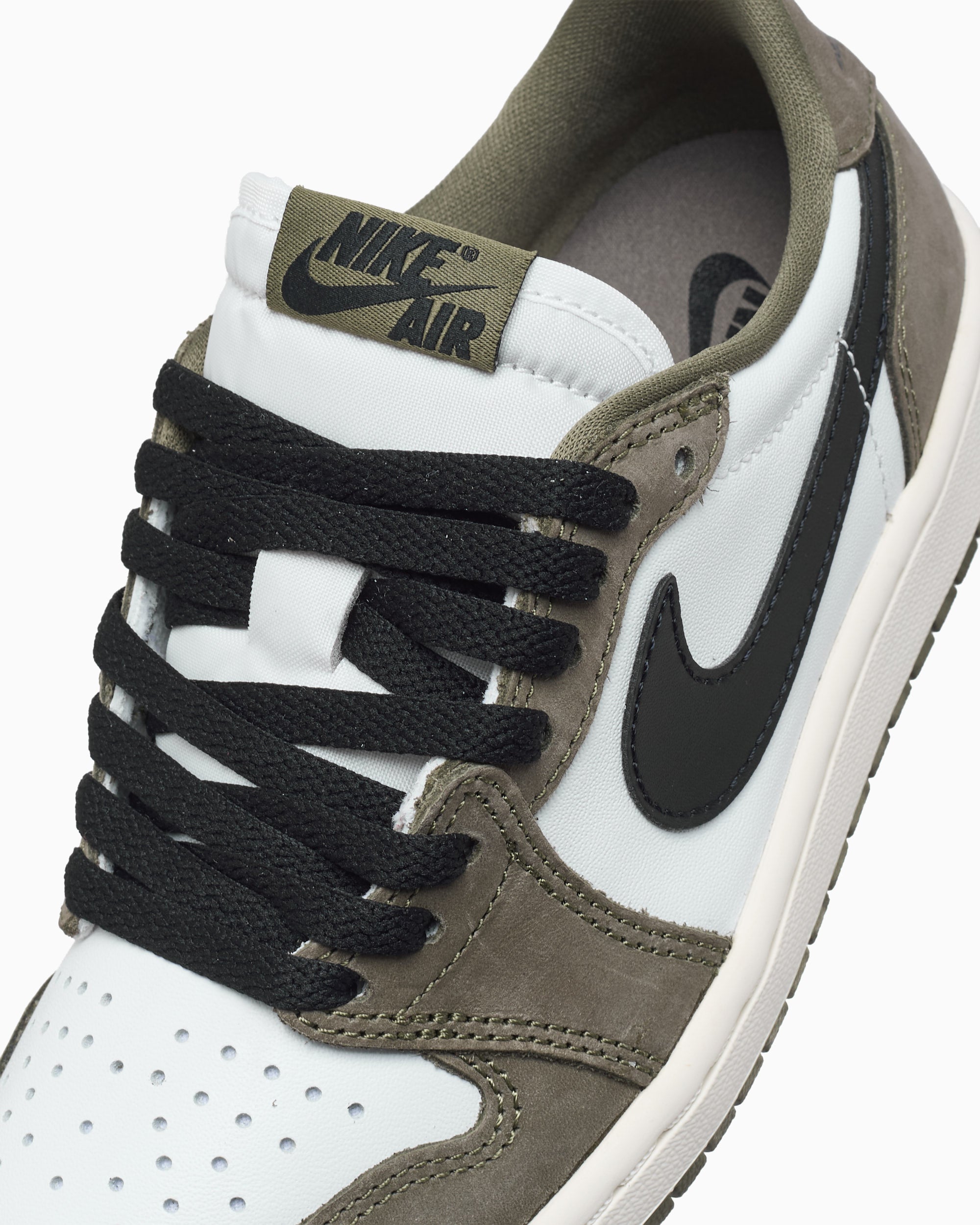 Sneakers Air Jordan 1 Retro Low OG "Olive" - HQ6998-200