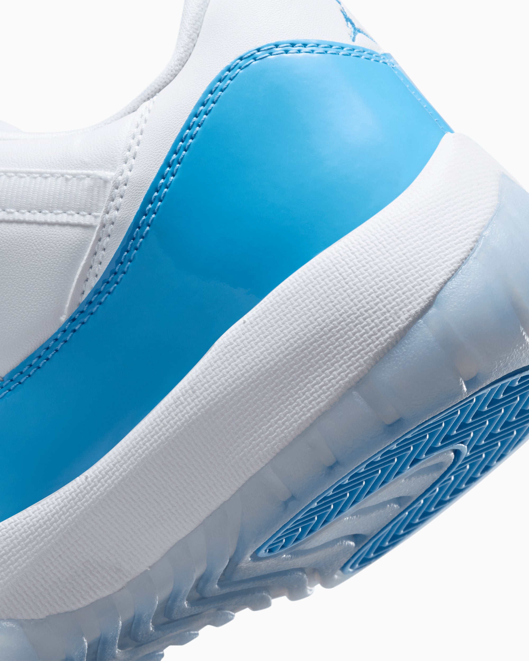 Sneakers Air Jordan 11 Low Retro Low "University Blue" - FV5104-100