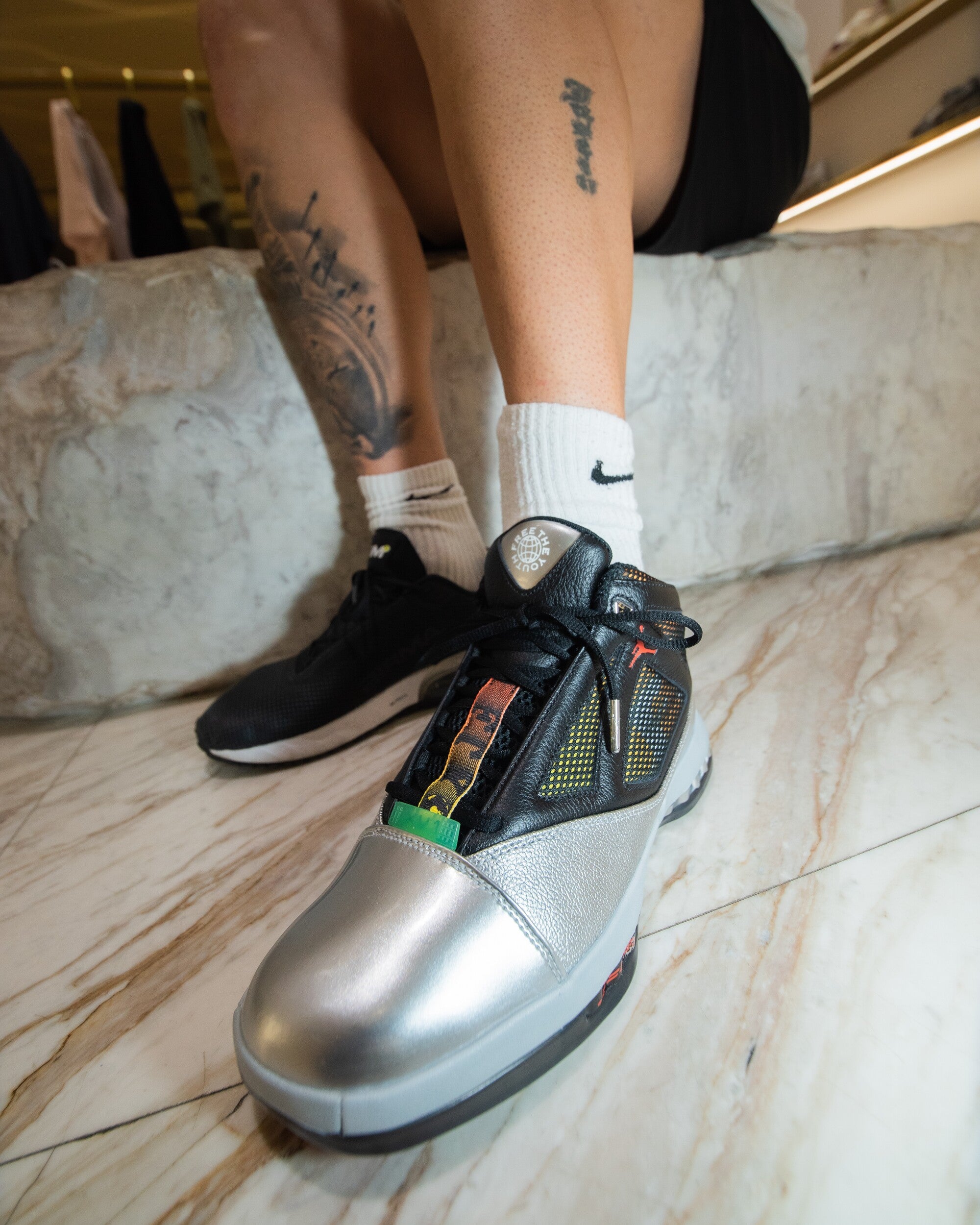 Sneakers Air Jordan 16 x Free The Youth OG - IV7638-001