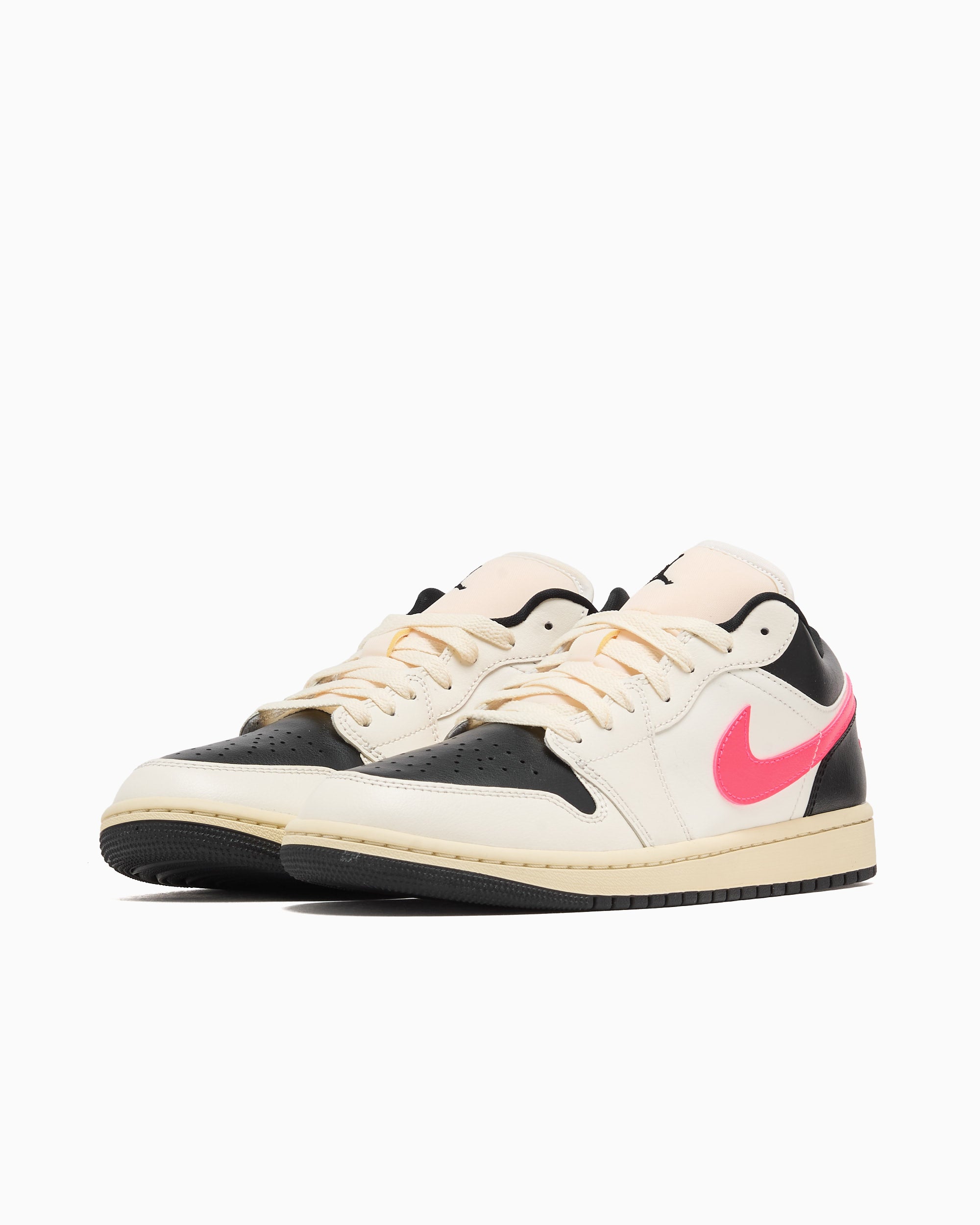 Sneakers Air Jordan Women's 1 Low - DC0774-107