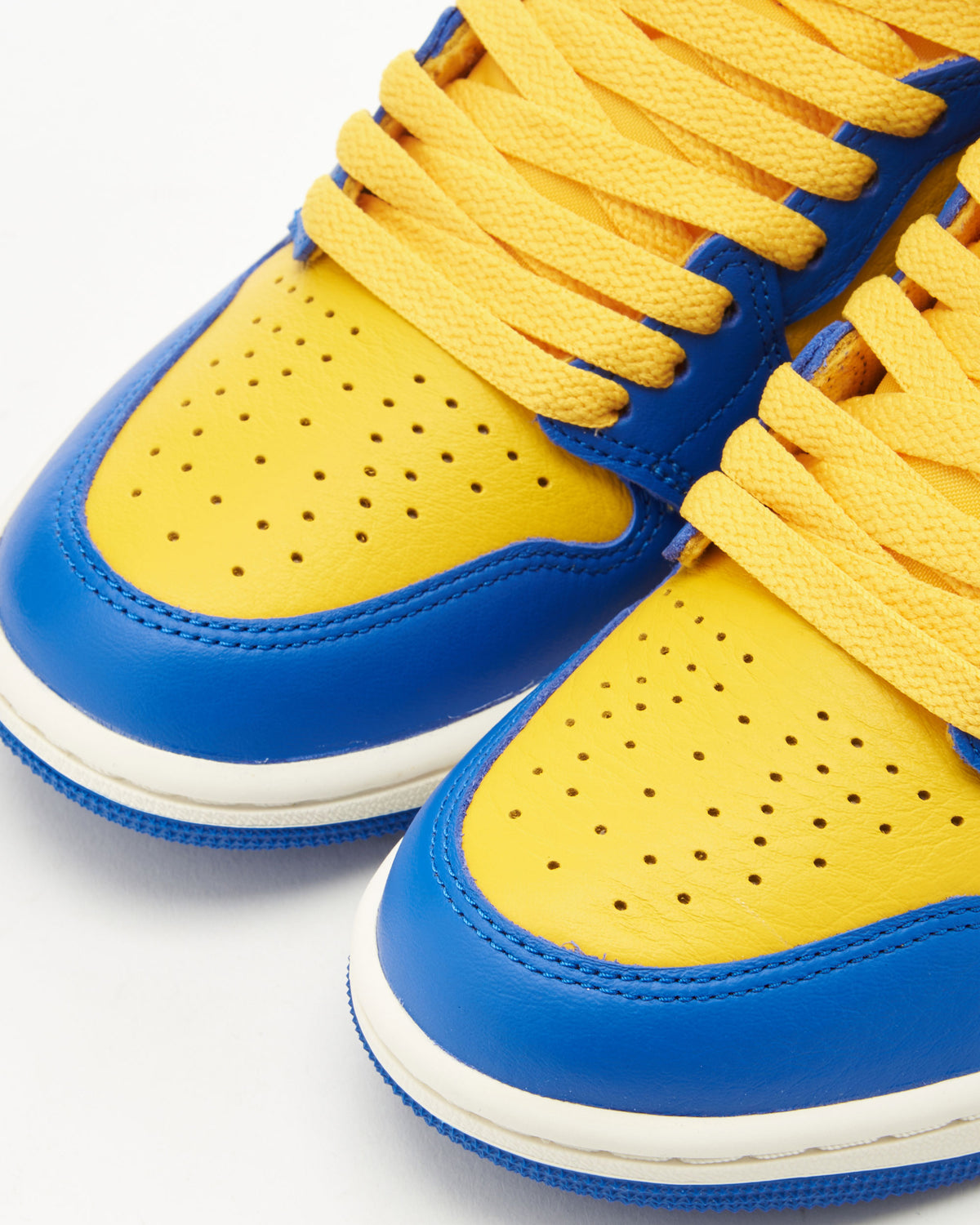 Sneakers Air Jordan Women's 1 Retro High OG "Laney" - FD2596-700