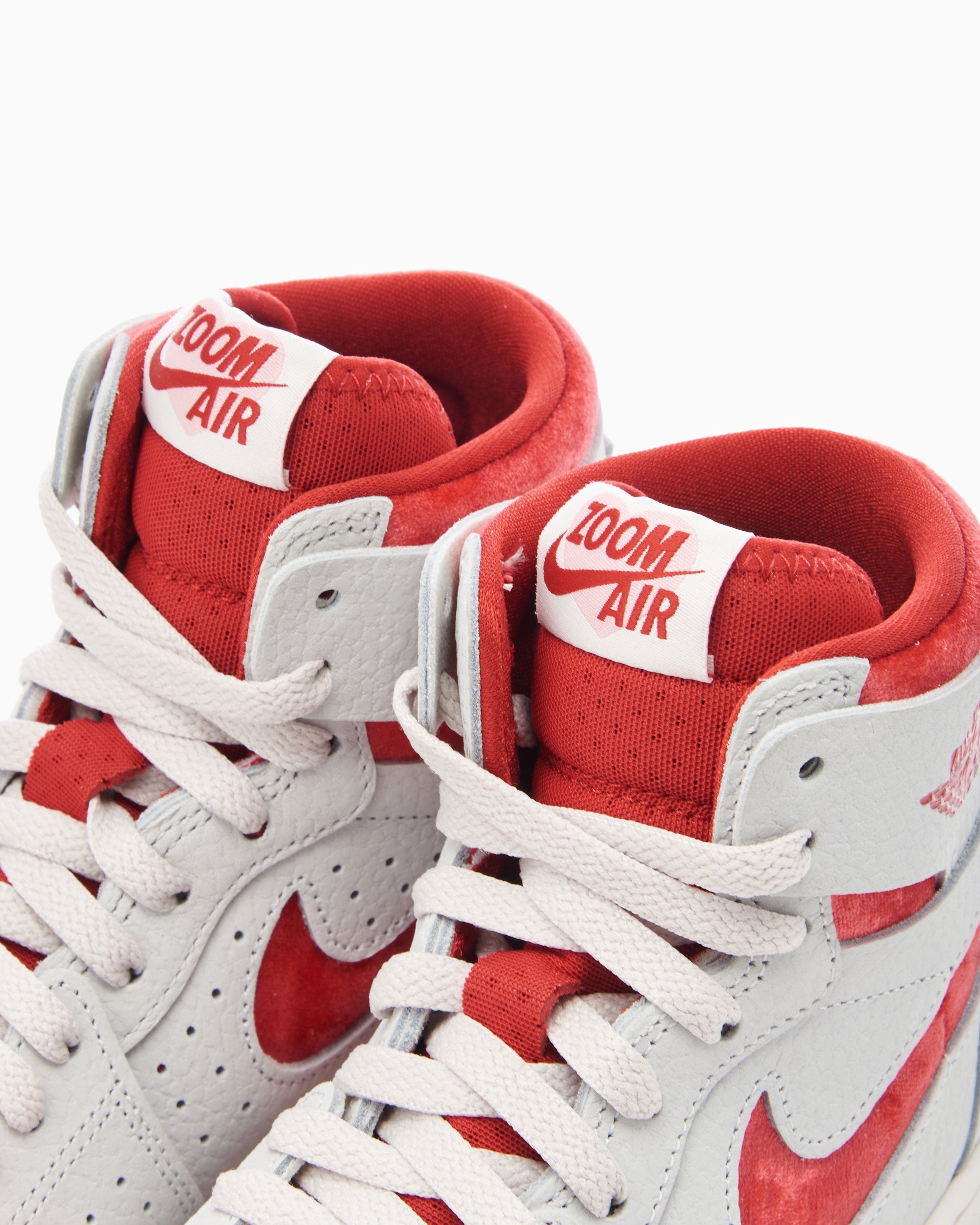 Sneakers Air Jordan Women's 1 Zoom CMFT 2 SP "Valentines Day" - DV1304-106
