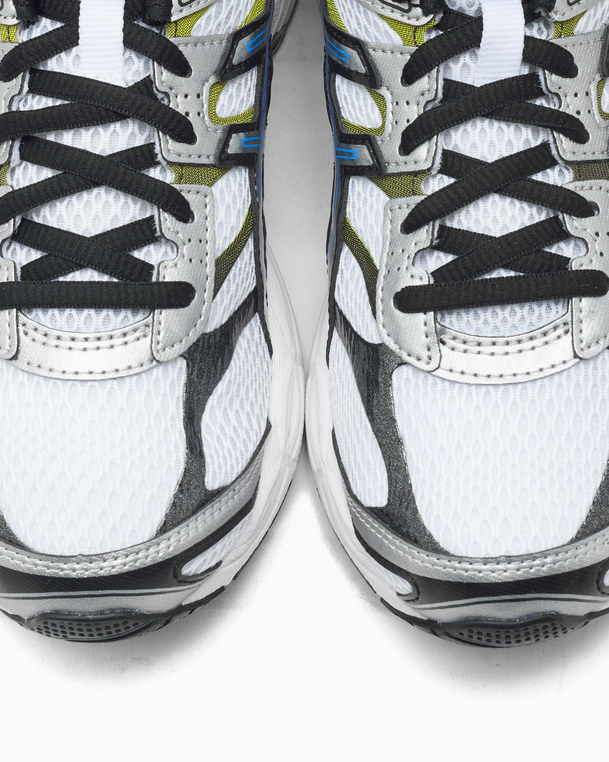 Sneakers ASICS Gel-Cumulus 16 - 1203A888-101