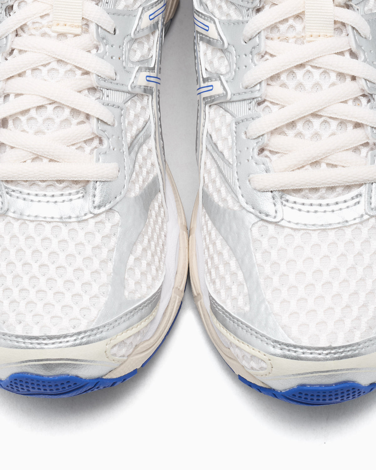Sneakers ASICS Gel-Cumulus 16 "Cream Ilusion Blue" - 1203A733-109