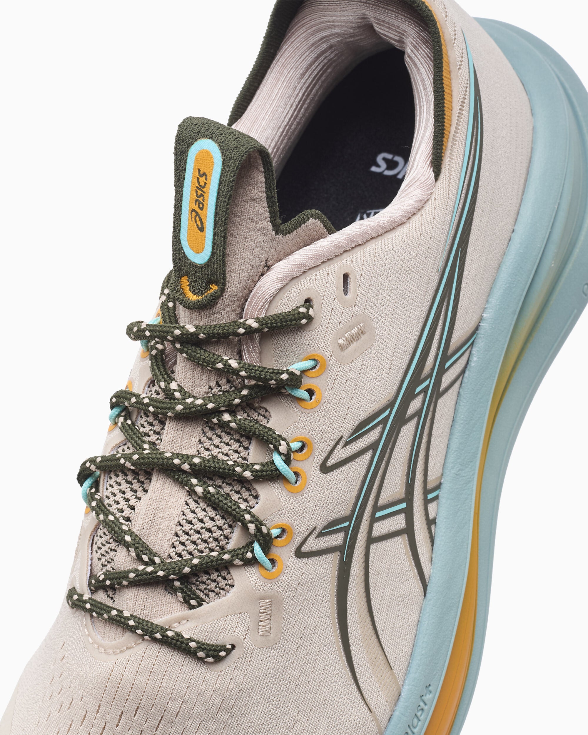 Sneakers ASICS Gel-Nimbus 28 TR - 1011C309-250