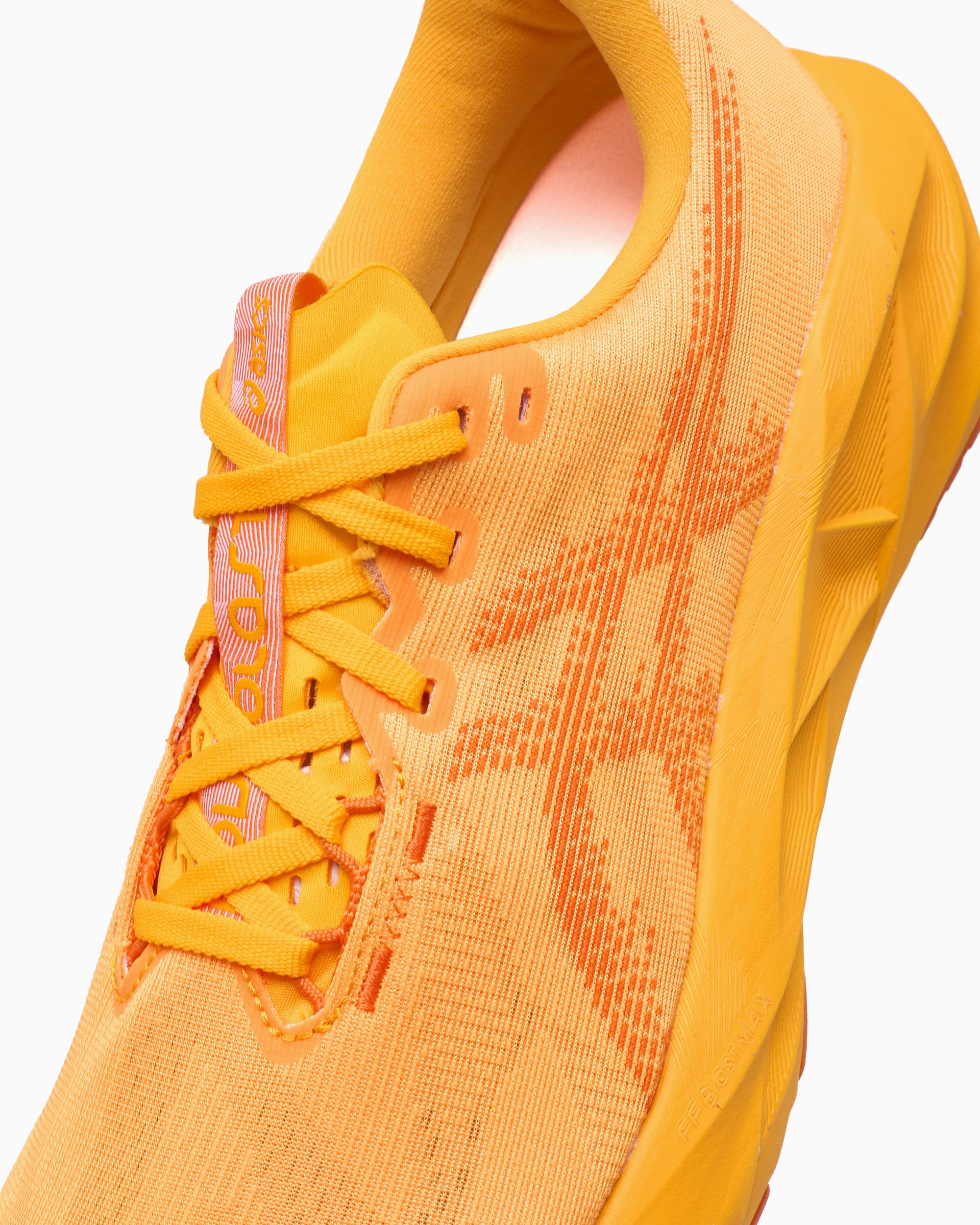 Sneakers ASICS Novablast 5 - 1011B974-800