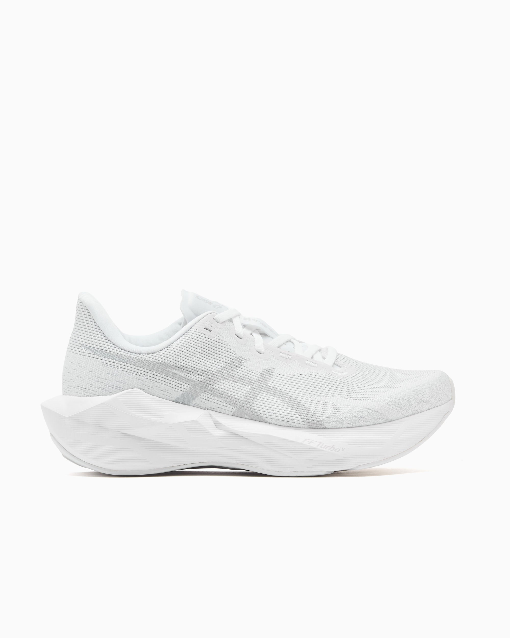 字12 ASICS Novablast 6