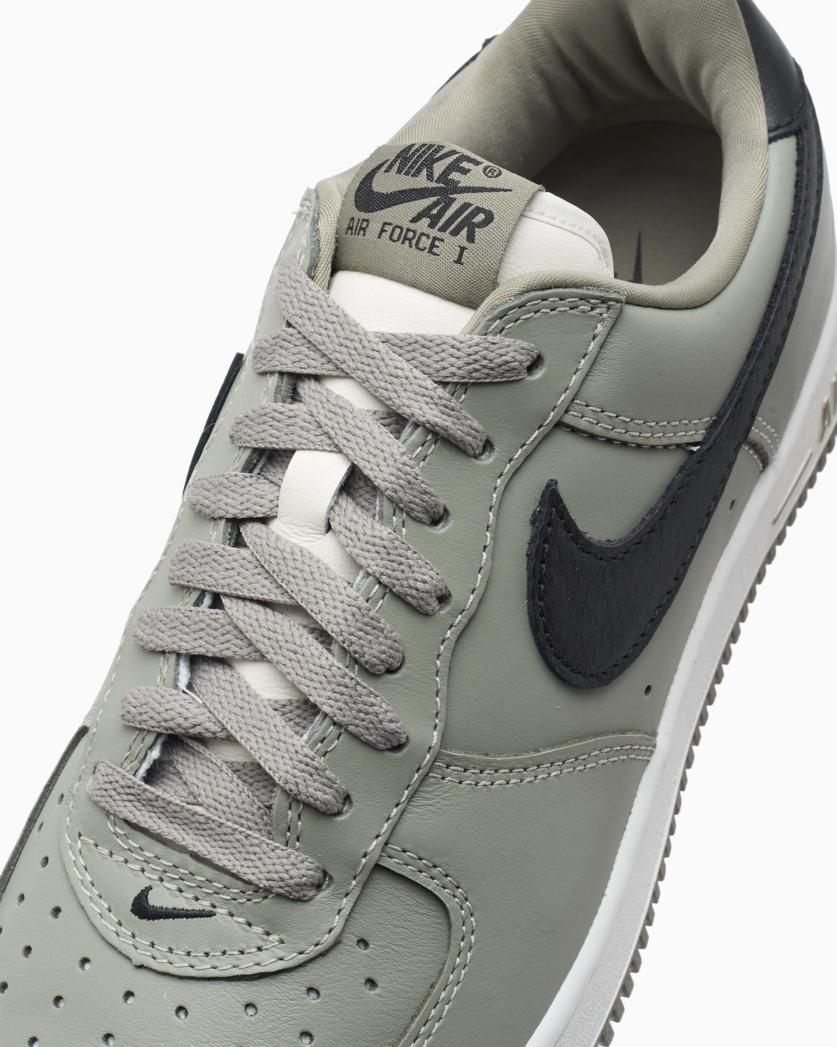 Sneakers Nike Air Force 1 '01 "Light Army" - IV4501-300