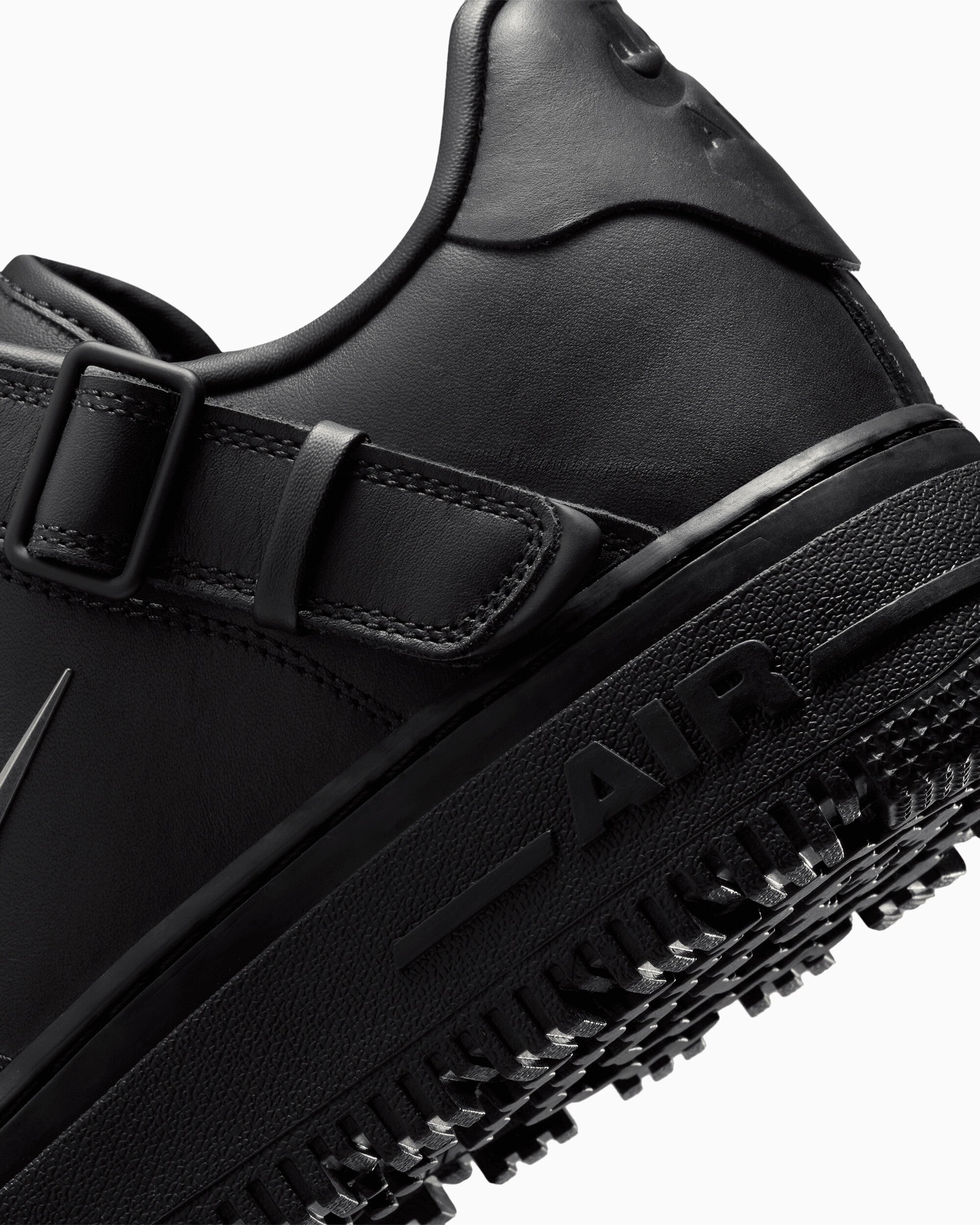 Sneakers Nike Air Force 1 Luxe "Black" - JA3822-010