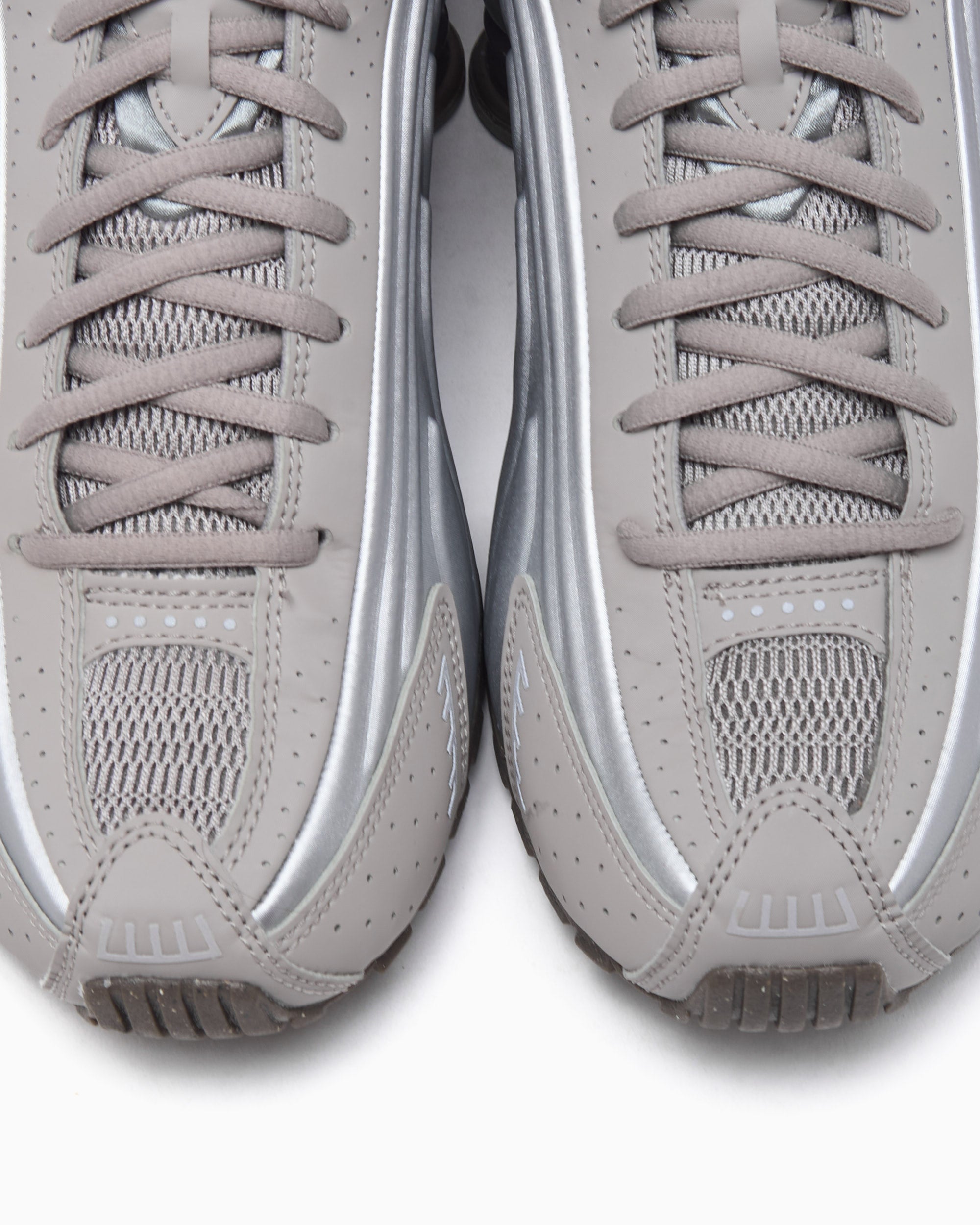 Sneakers Nike Shox R4 - HQ1988-200