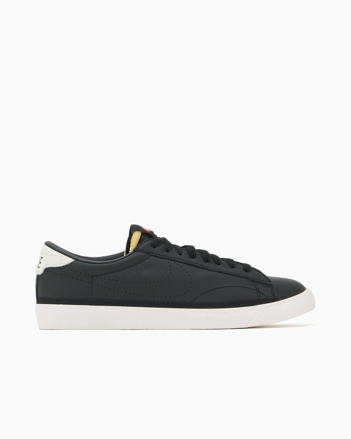Nike Tennis Classic AC