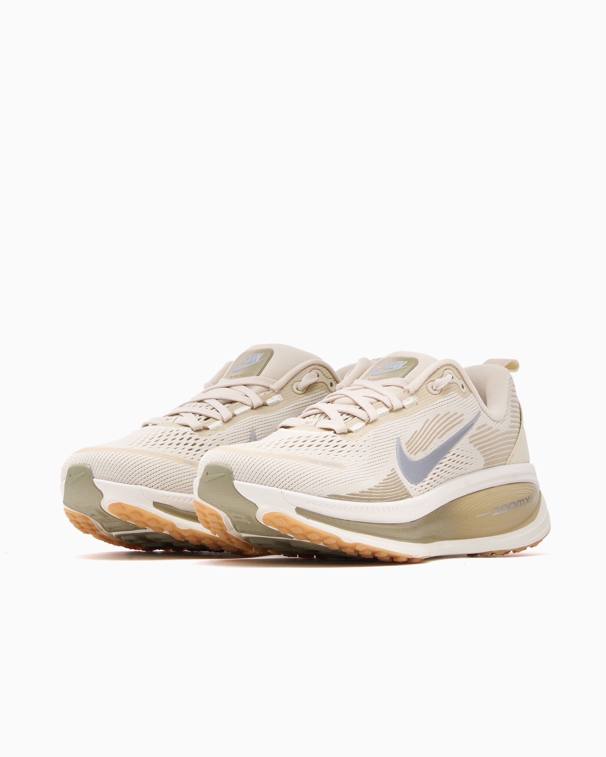 Sneakers Nike Vomero 18 ESS - IM8333-200