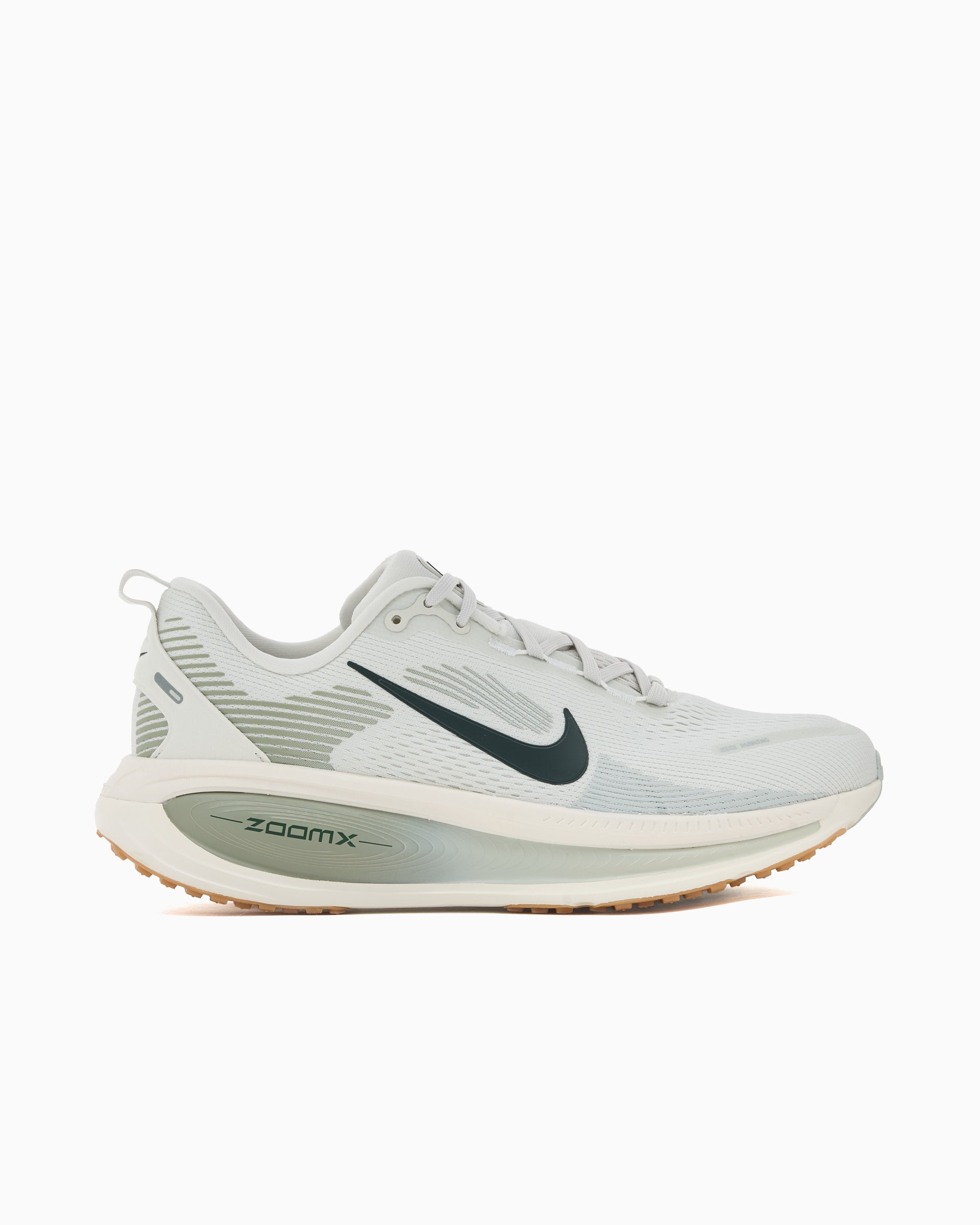 NIKE 薄ウエアー Nike Vomero 18