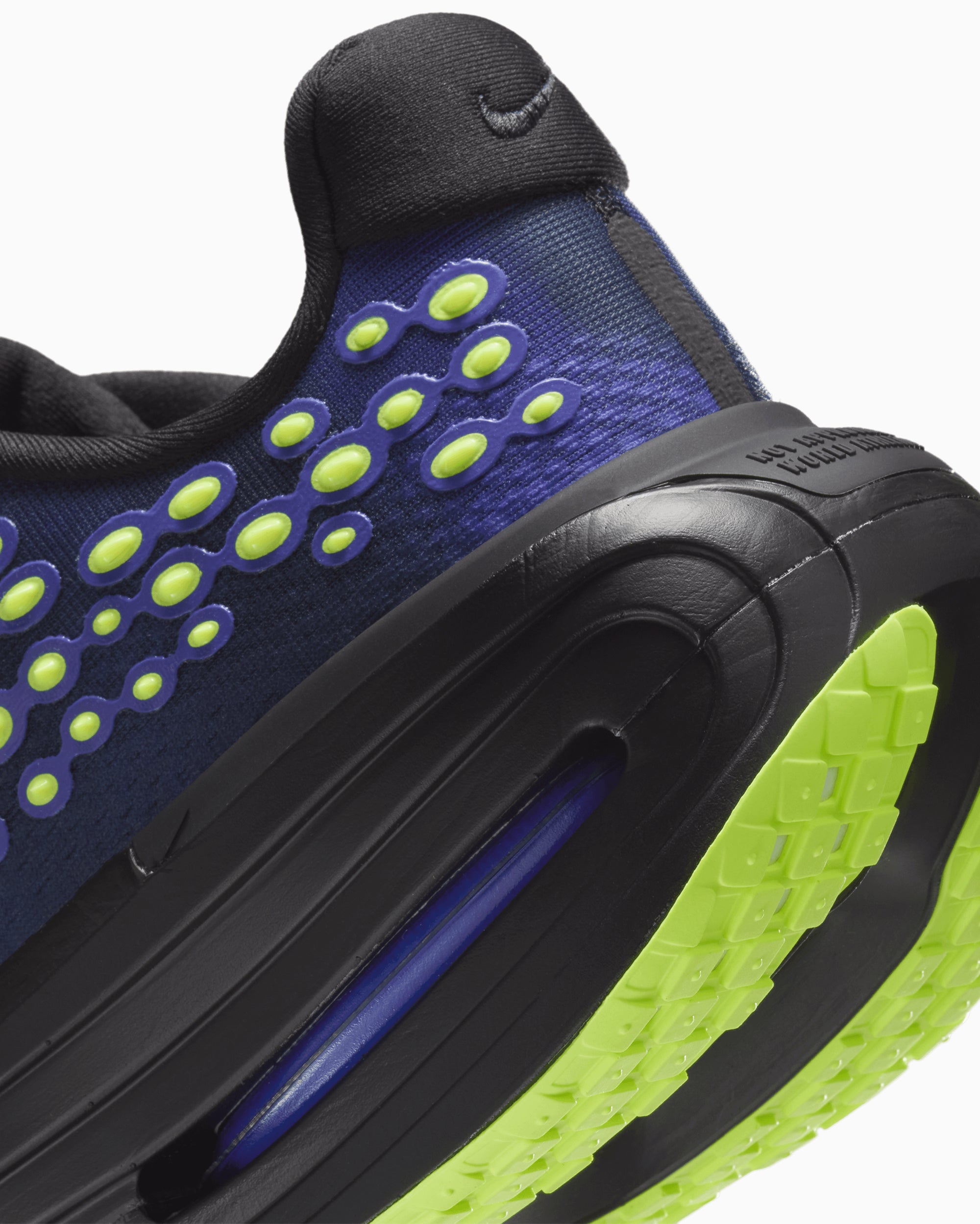 Sneakers Nike Vomero Premium QS "Black Volt Glow" - IR2168-002