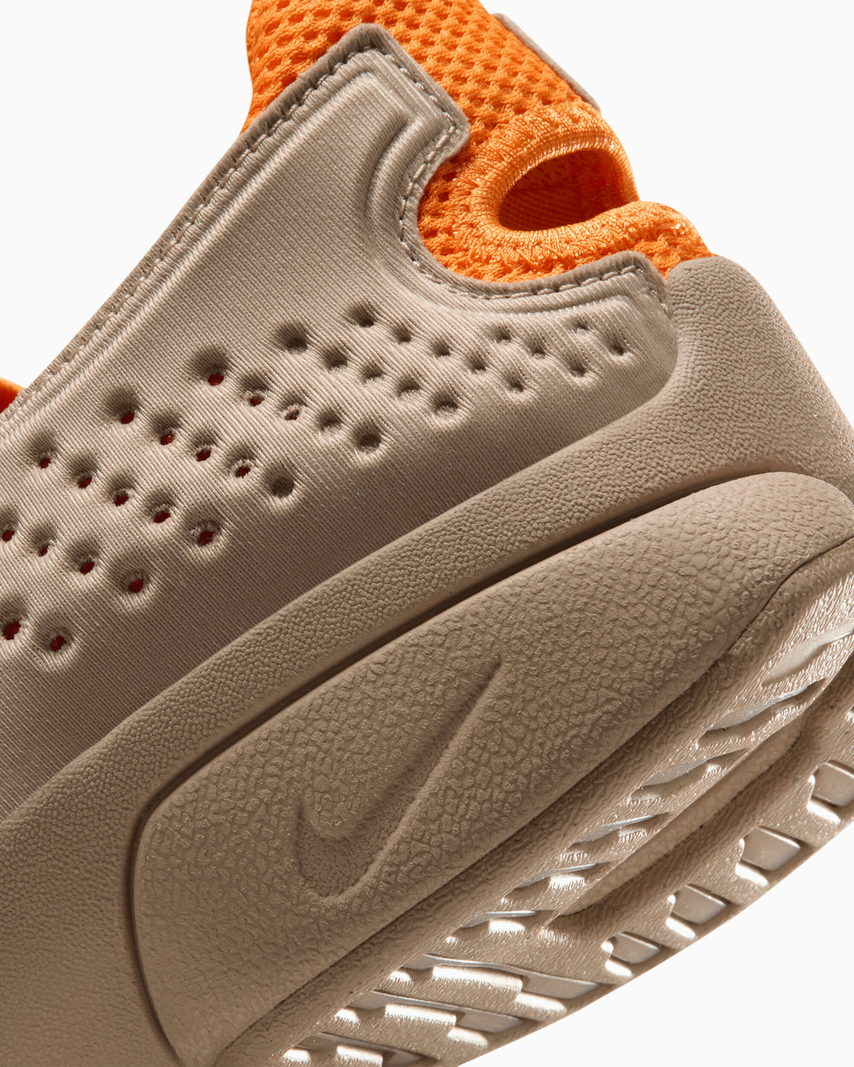 Sneakers Nike Women's Air Rift 2 "Vivid Orange and Yukon Tan" - IQ8006-201