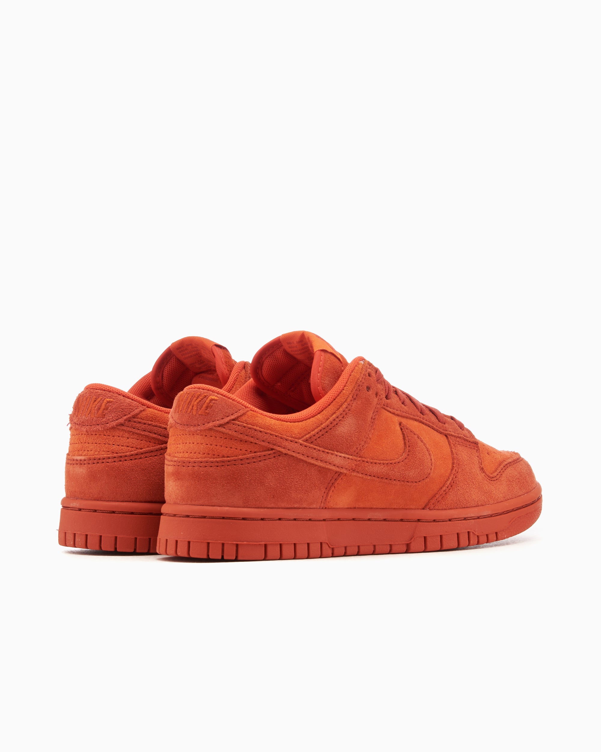 Sneakers Nike Women's Dunk Low SE "Picante Red" - HV5756-633