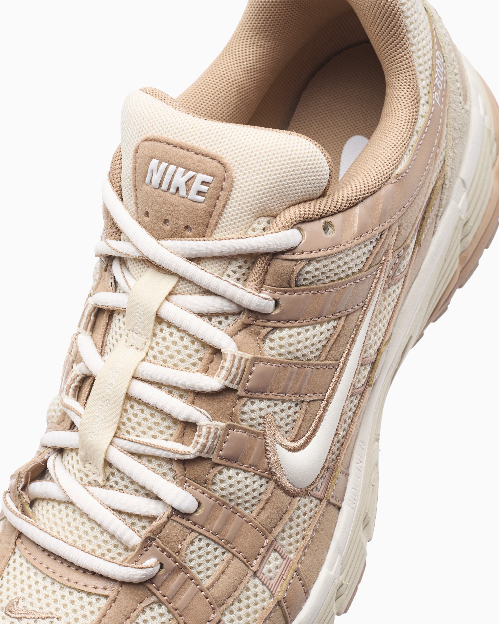 Sneakers Nike Women's P-6000 - IV2501-200