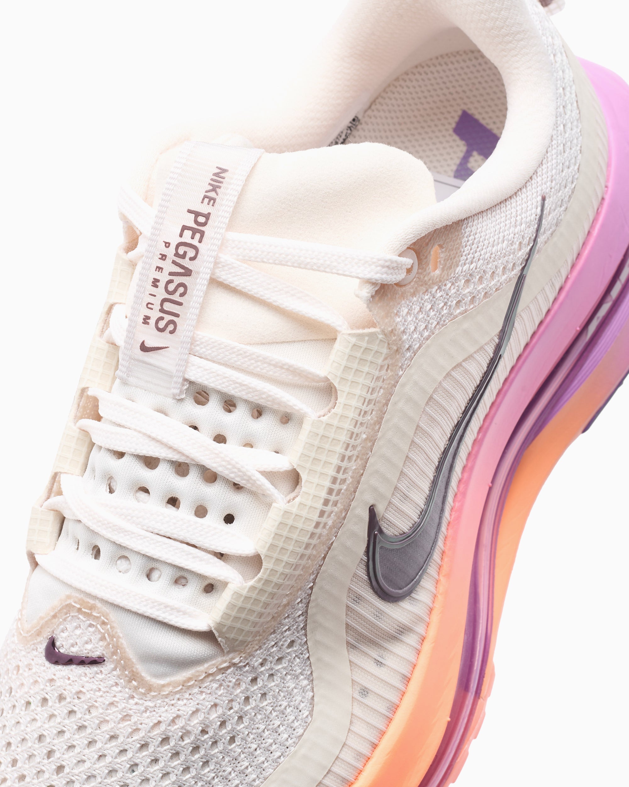 Sneakers Nike Women's Pegasus Premium - HQ2593-113