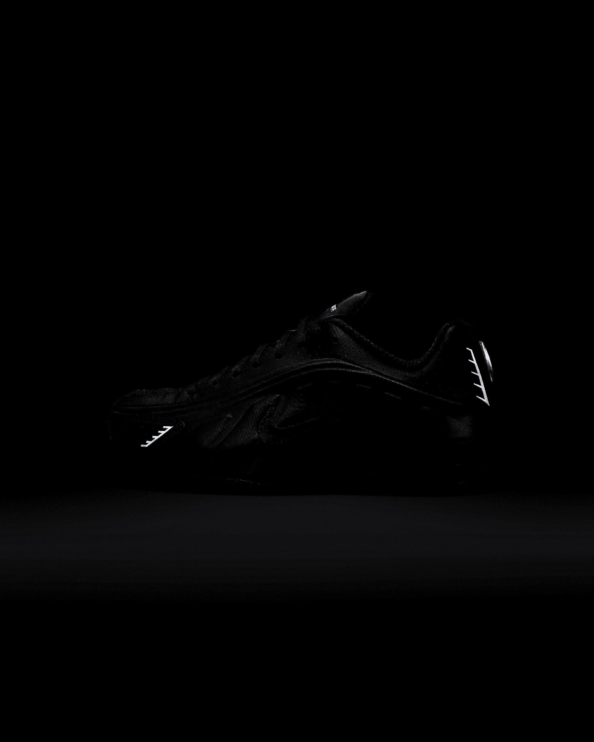 Sneakers Nike Women's Shox R4 "Black" - AR3565-004