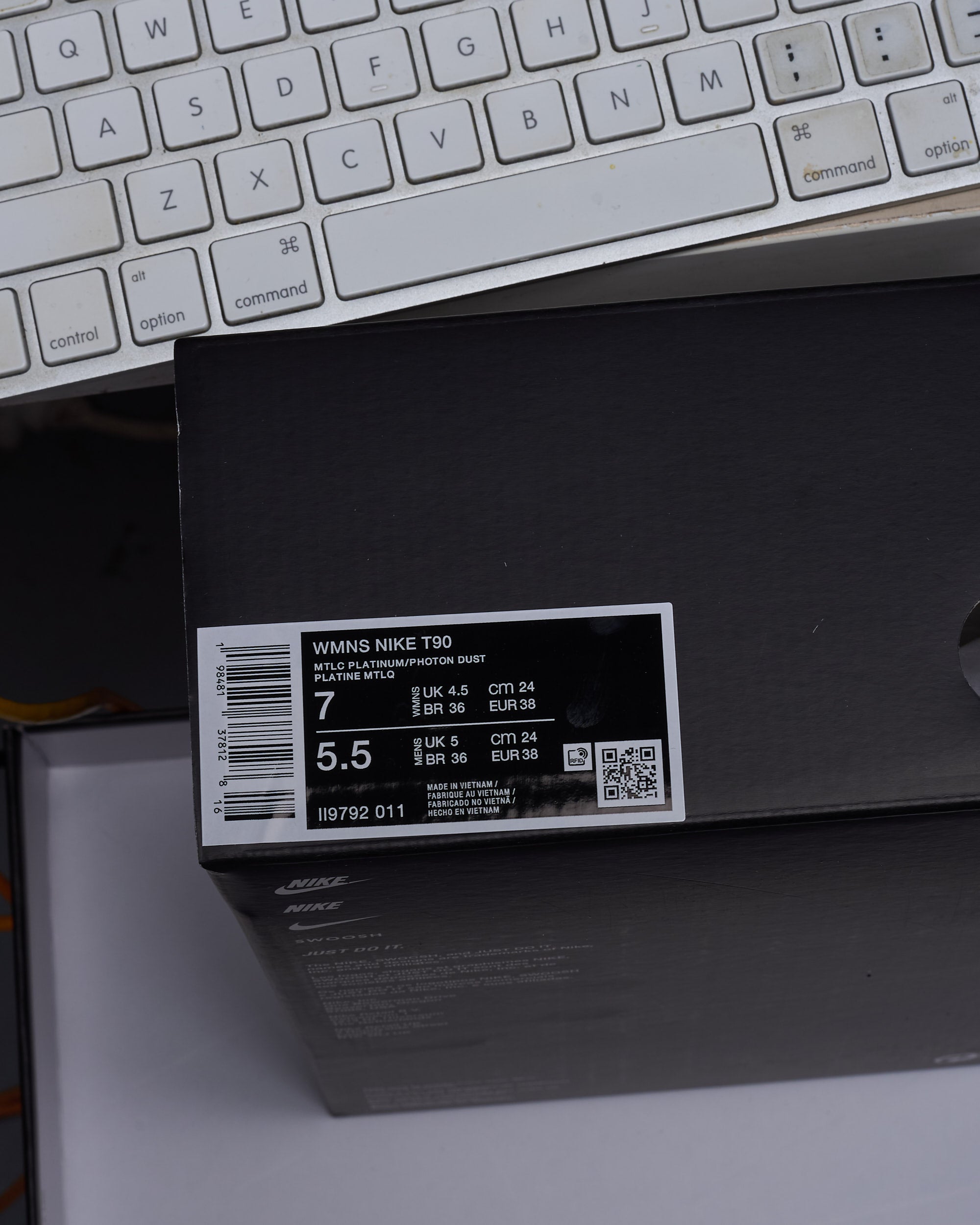 Sneakers Nike Women's Total 90 - II9792-011