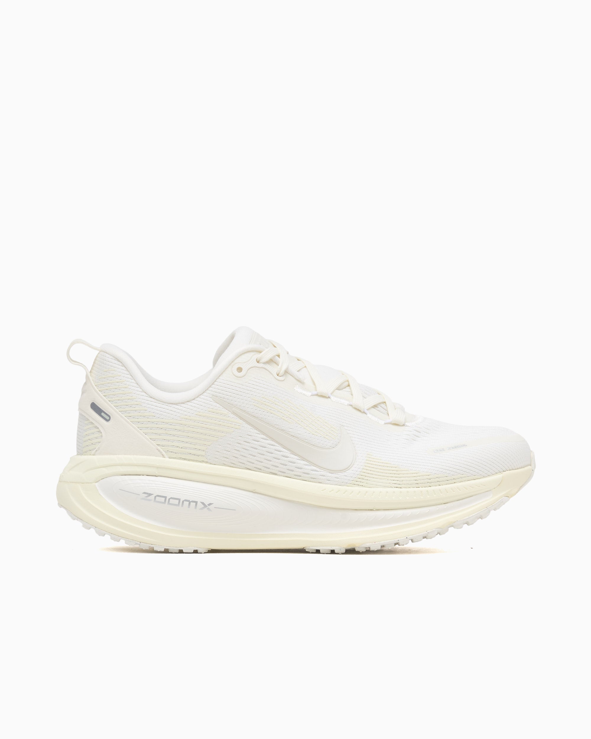 Sneakers Nike Women's Vomero 18 - HM6804-110
