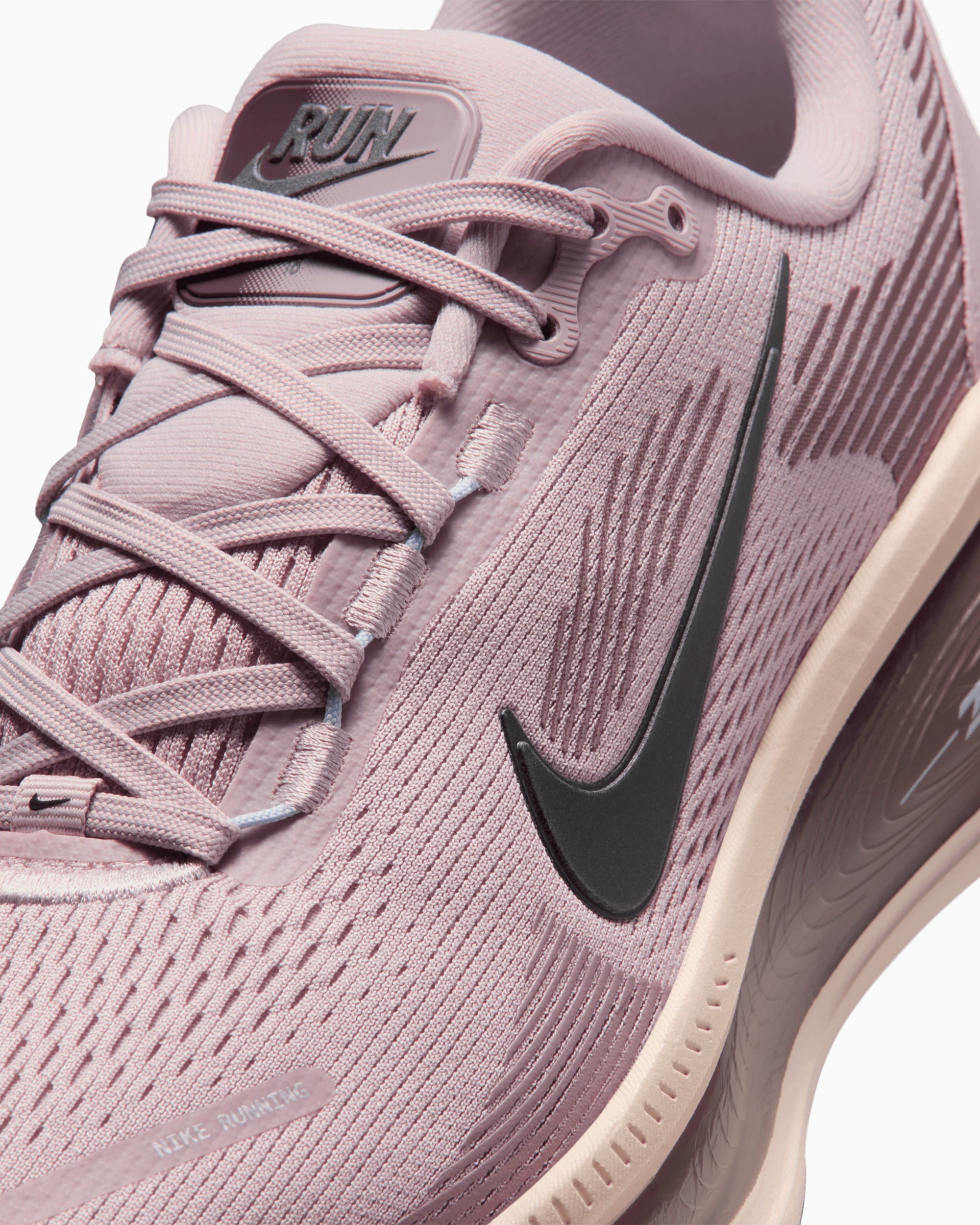 Sneakers Nike Women's Vomero 18 - HM6804-607