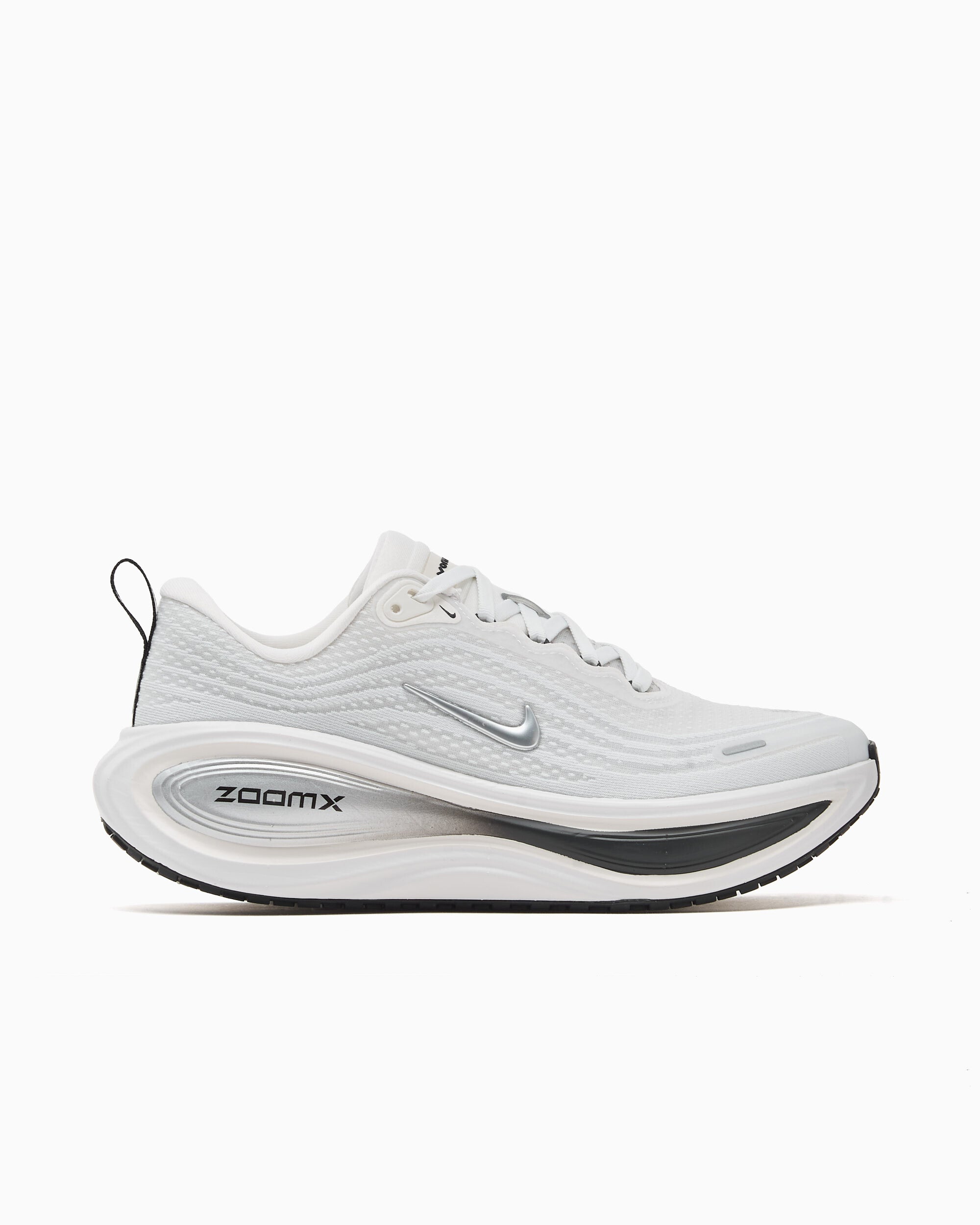 Sneakers Nike Women's Vomero Plus ESS - IO9916-101