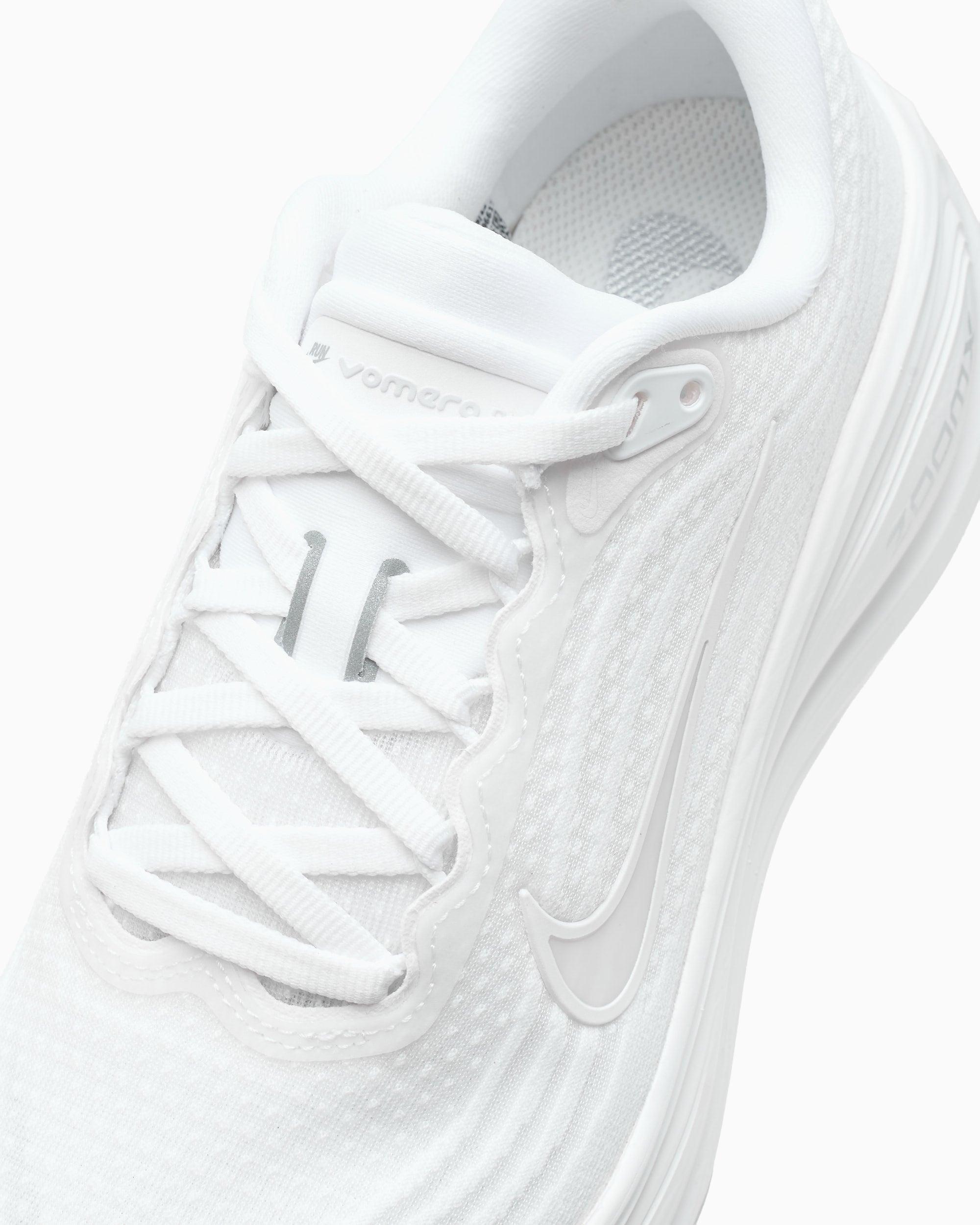 Sneakers Nike Women's Vomero Plus - HV8154-102
