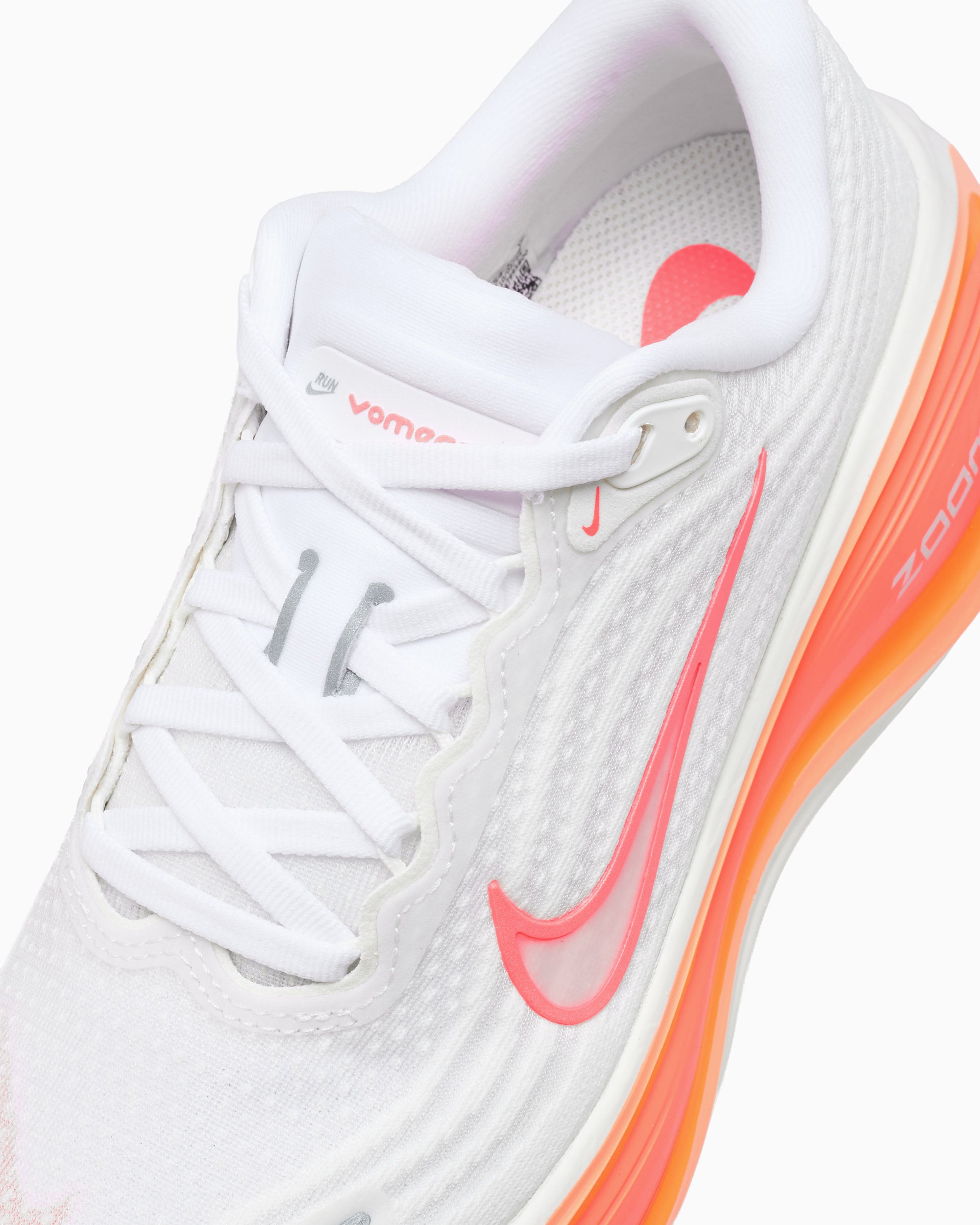 Sneakers Nike Women's Vomero Plus - HV8154-107