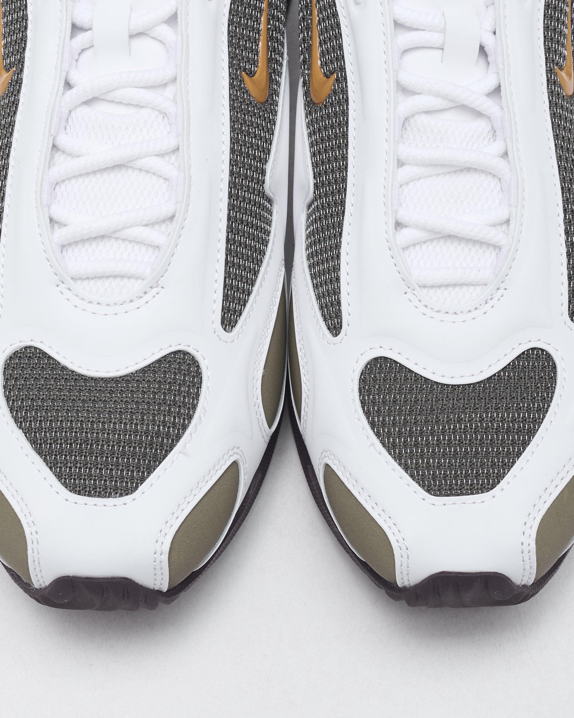 Sneakers Nike x Veneda Carter Women's Air Max Muse - HV9928-100