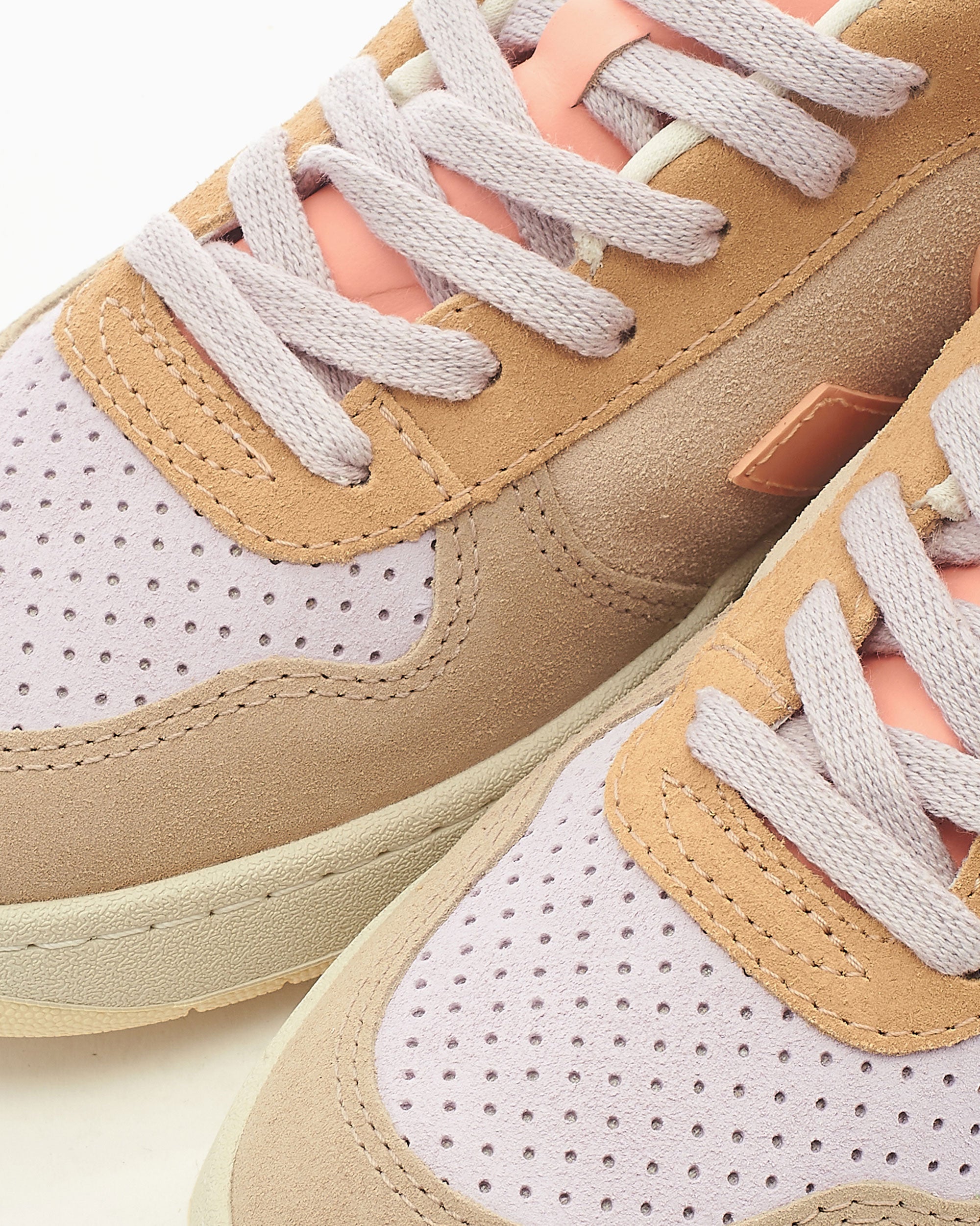 Sneakers Veja Women's V-10 Suede - VX032908A