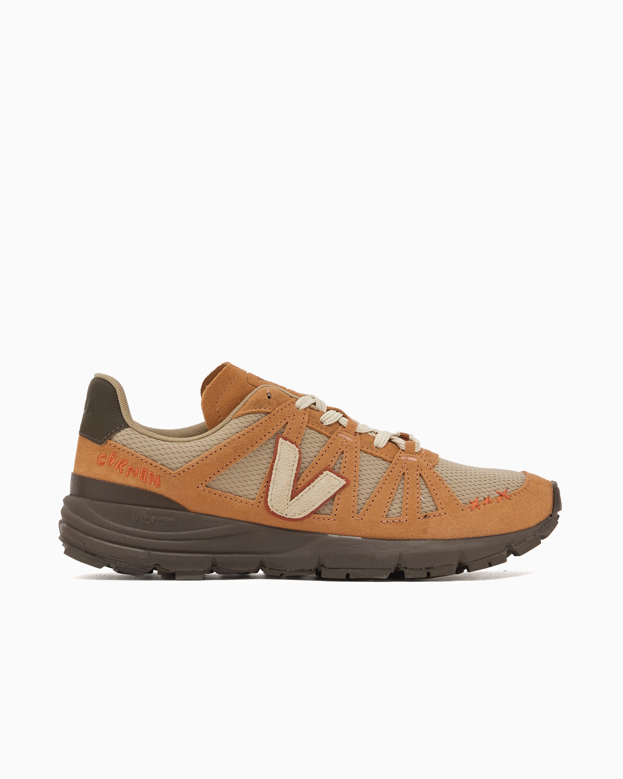 バラド・ヴィナ・シューラ Veja x Carnan Salar Vibram