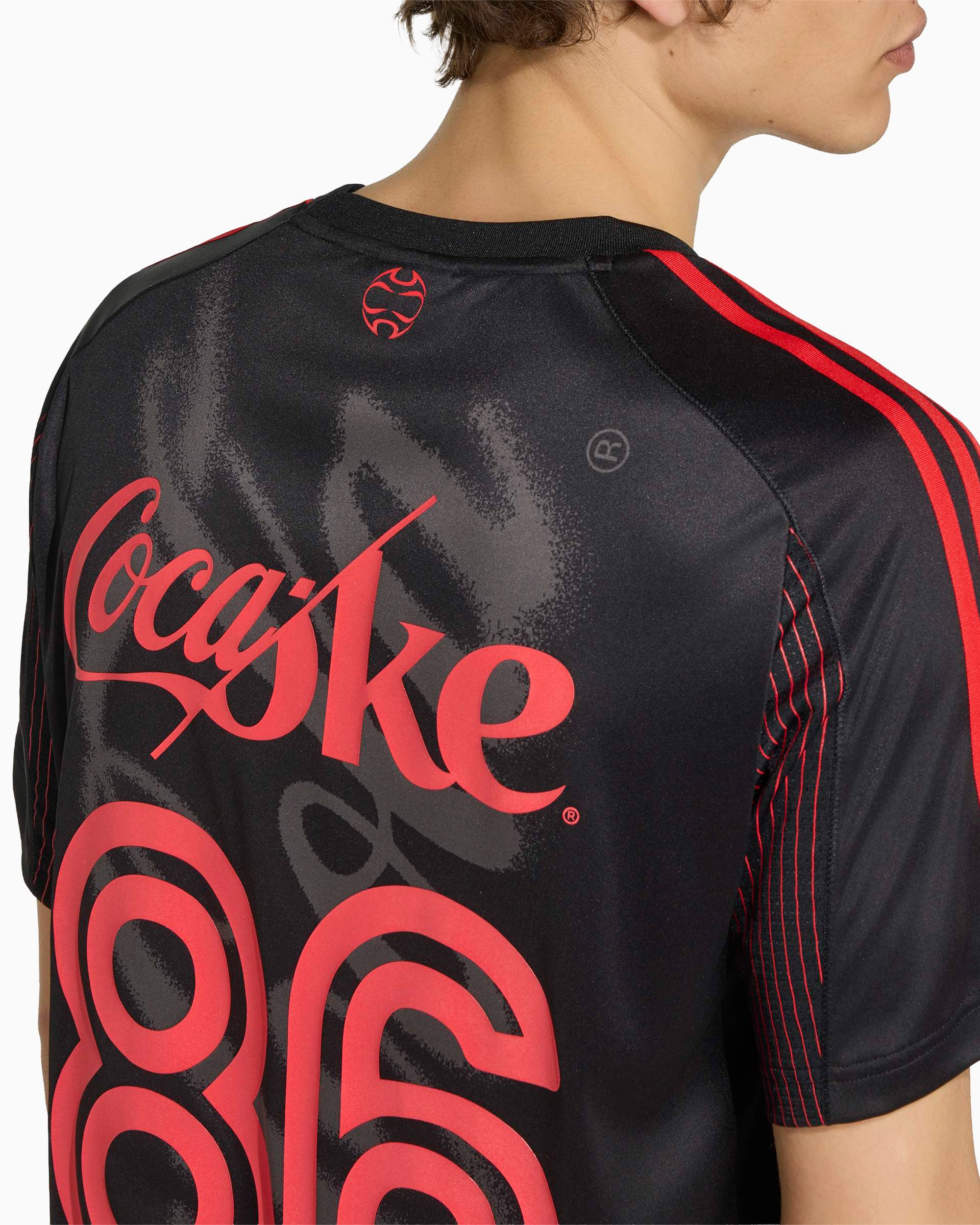 T-Shirts adidas Originals x Coca-Cola Teamgeist Logo Men's T-Shirt - KY2104