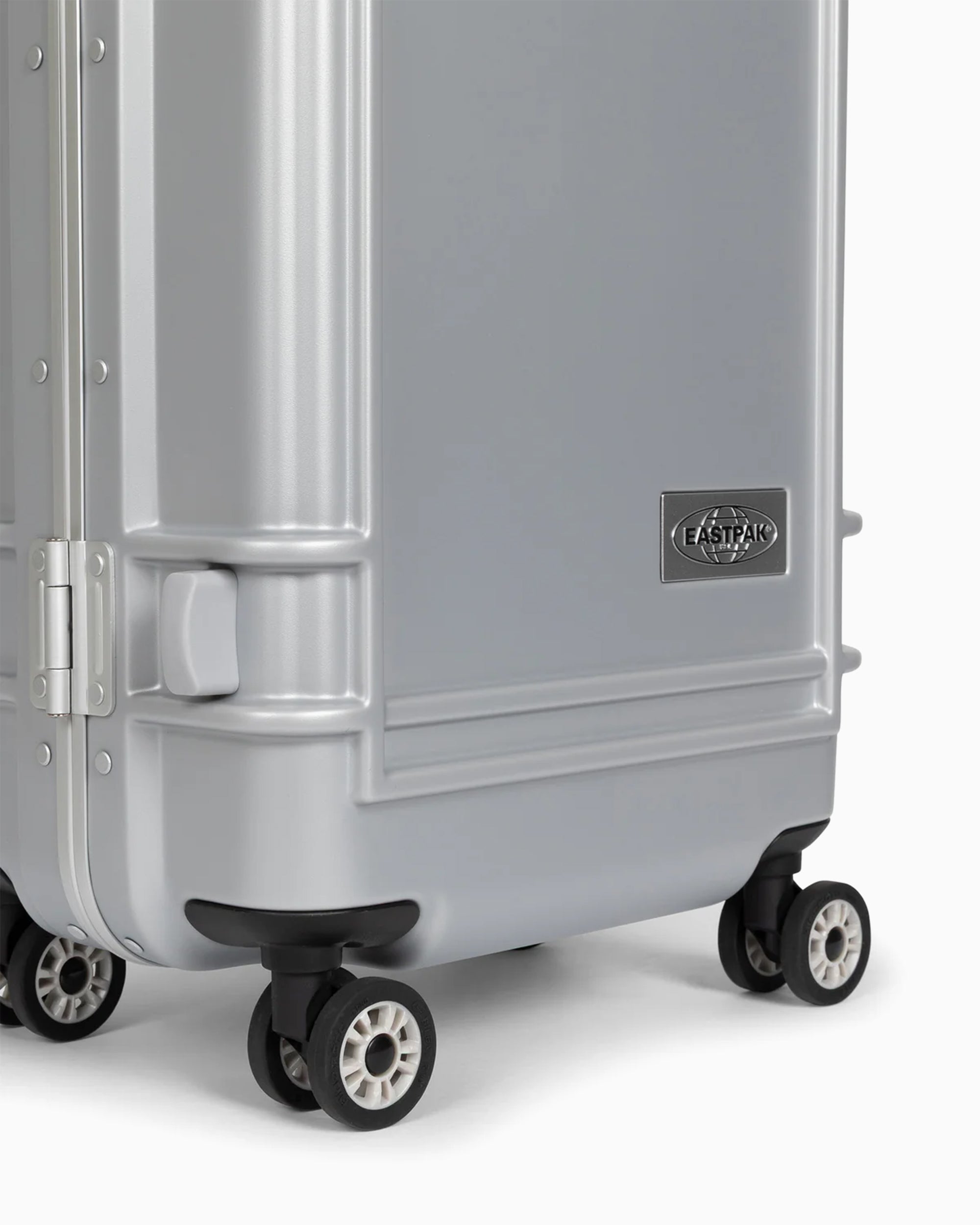 パムッカレです。 Eastpak Resist'r Luggage Case (S) Suitcase