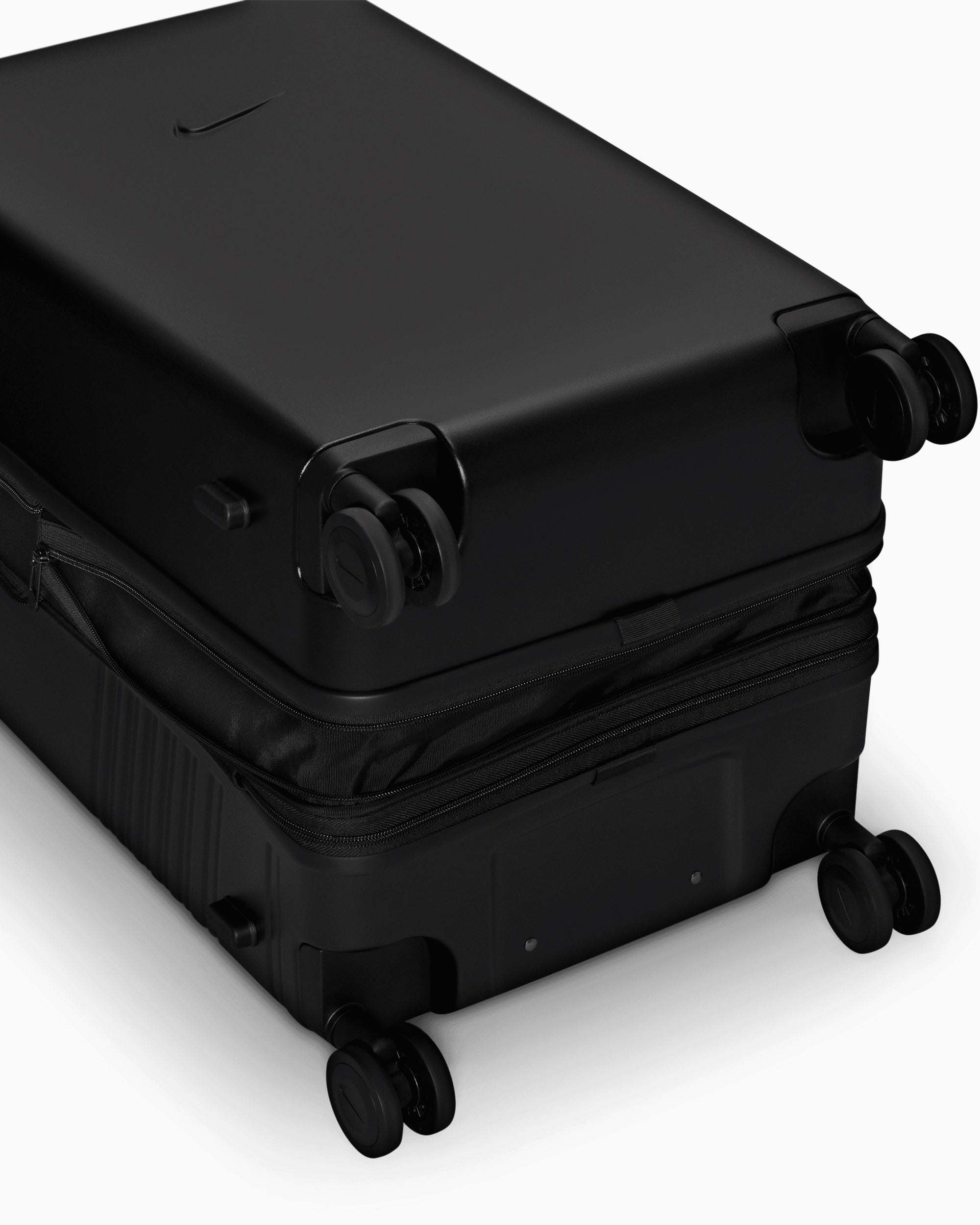 Nike Carry-On 96L Unisex Suitcase
