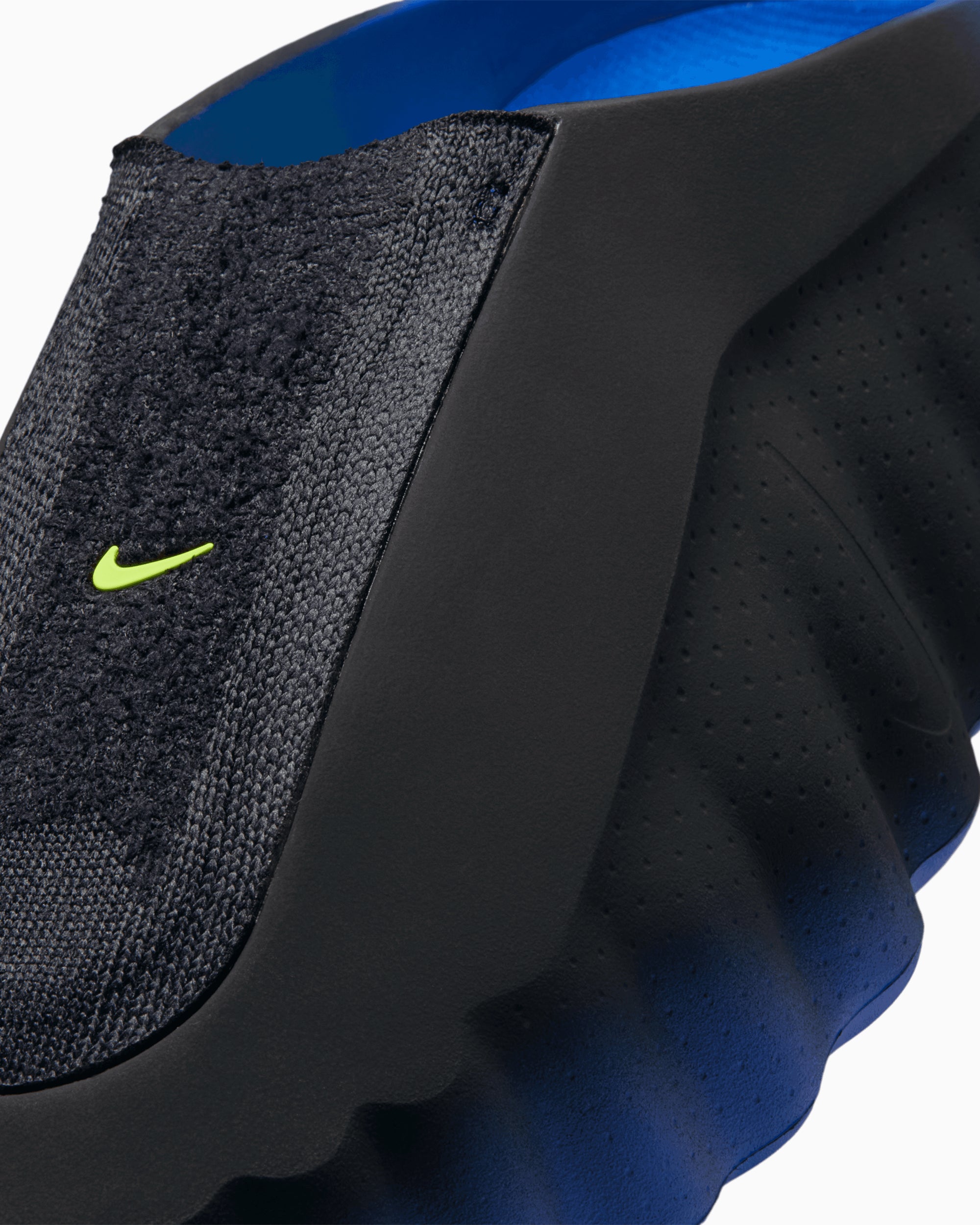 Nike Mind 001 