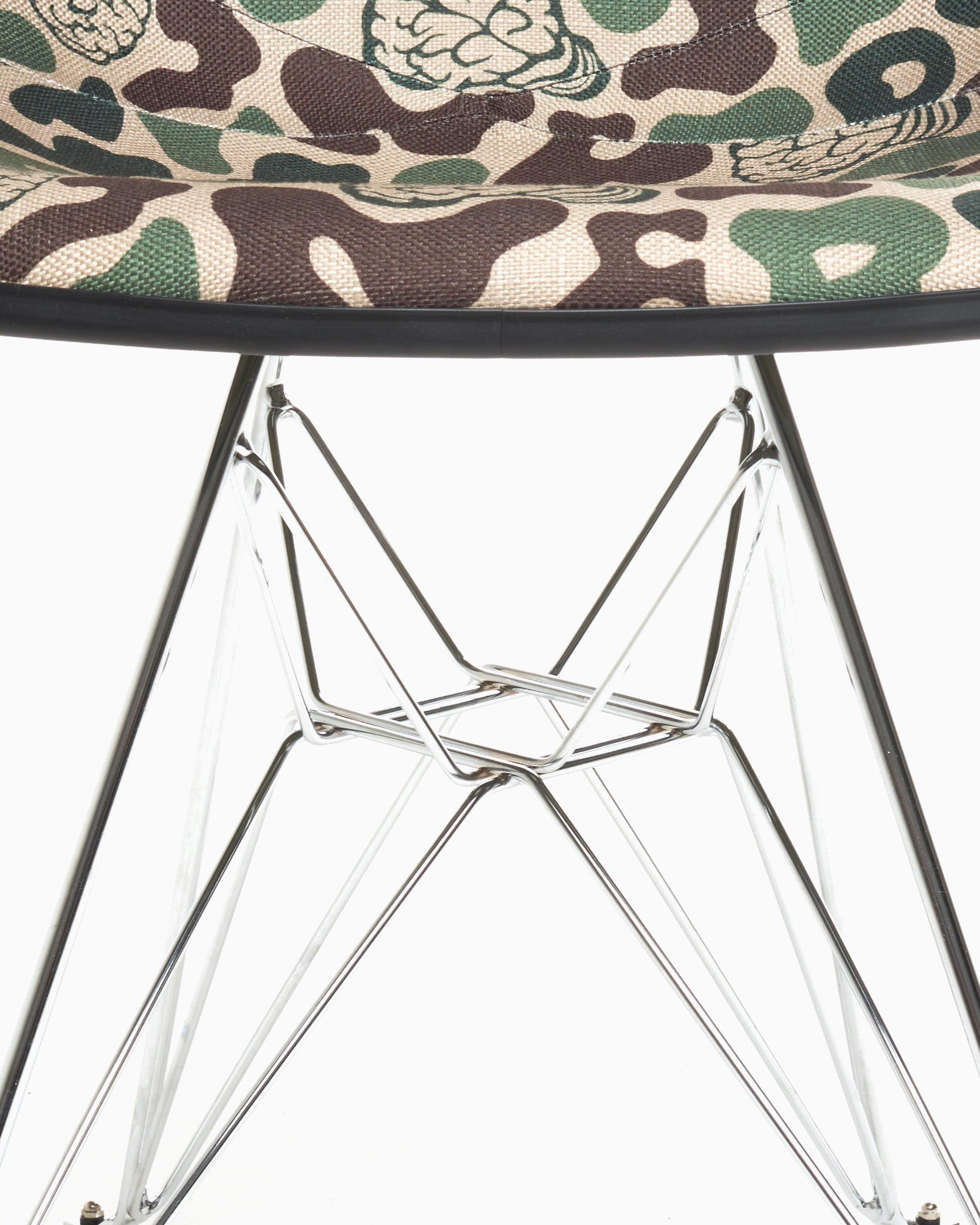 Decoration Pleasures x Nerd Modernica Shell Chair - P23N008-CAMO