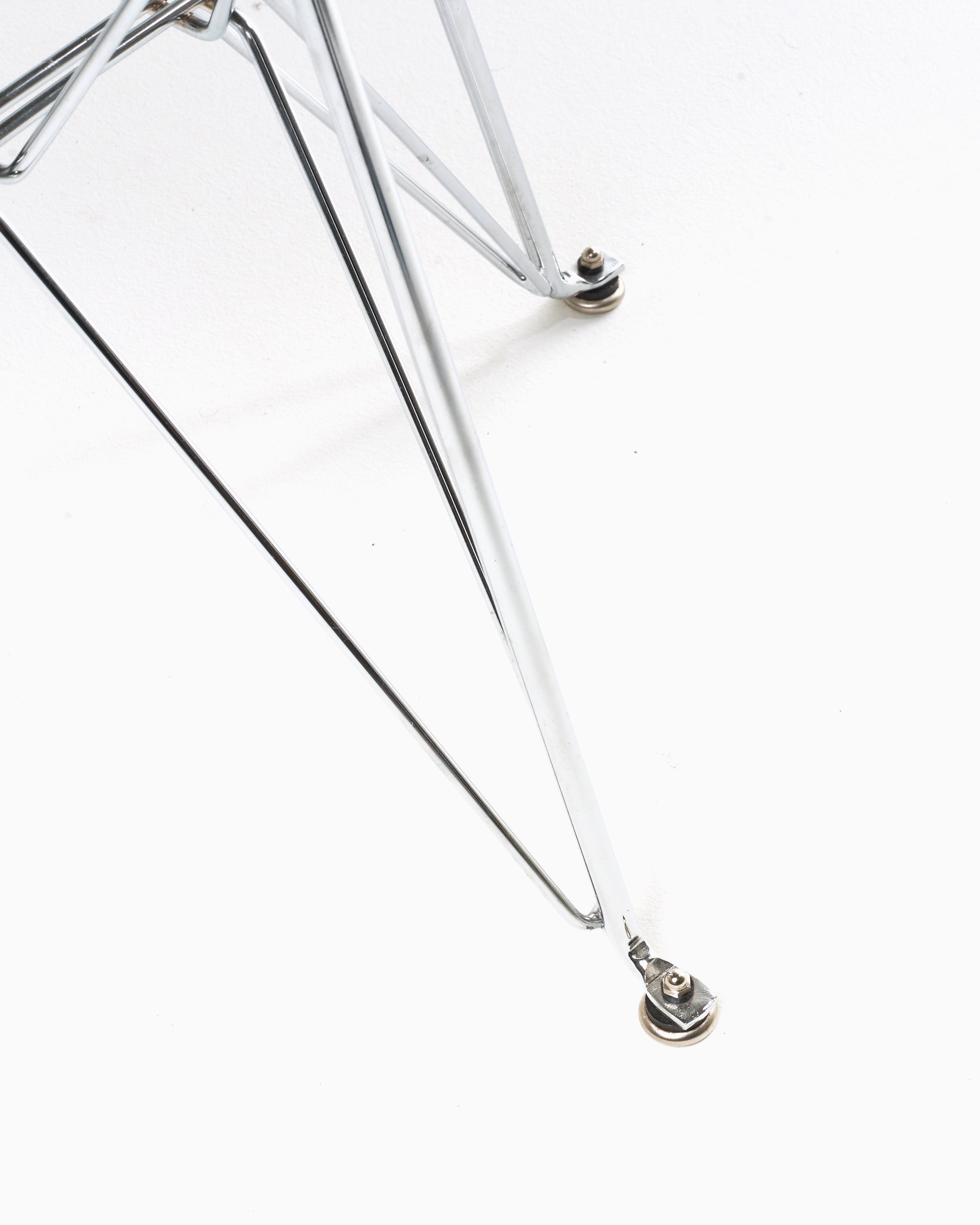 Pleasures x Nerd Modernica Shell Chair