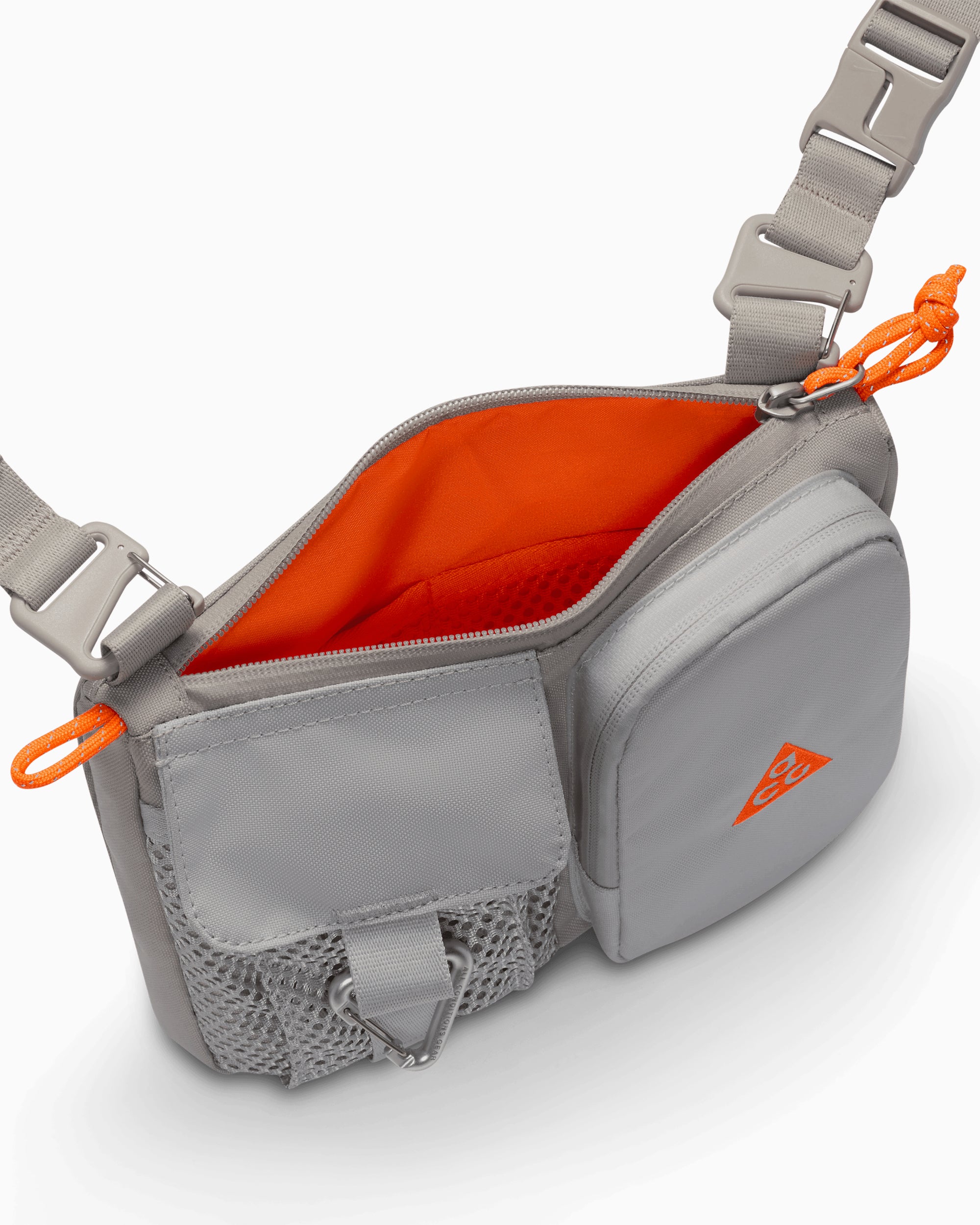 Nike ACG Daymax 3L Unisex Shoulder Bag