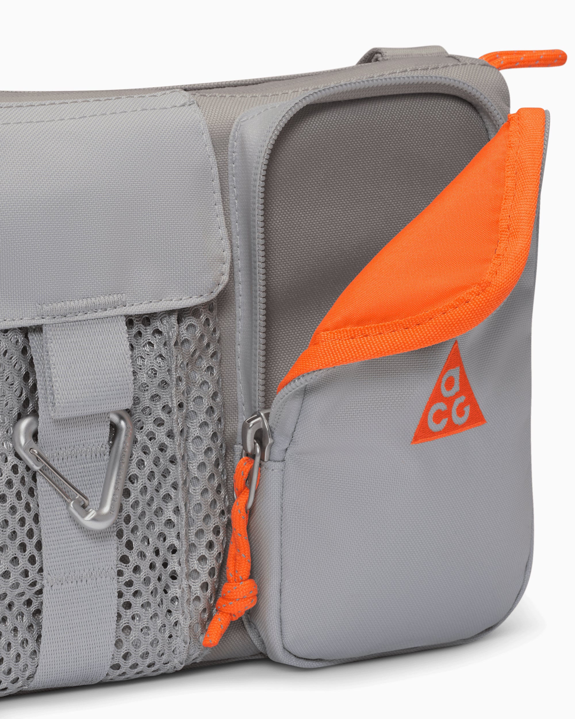 バッグ 90s NIKE ACG messenger bag gray ACG+DAYMAX+CROSSBODY.png