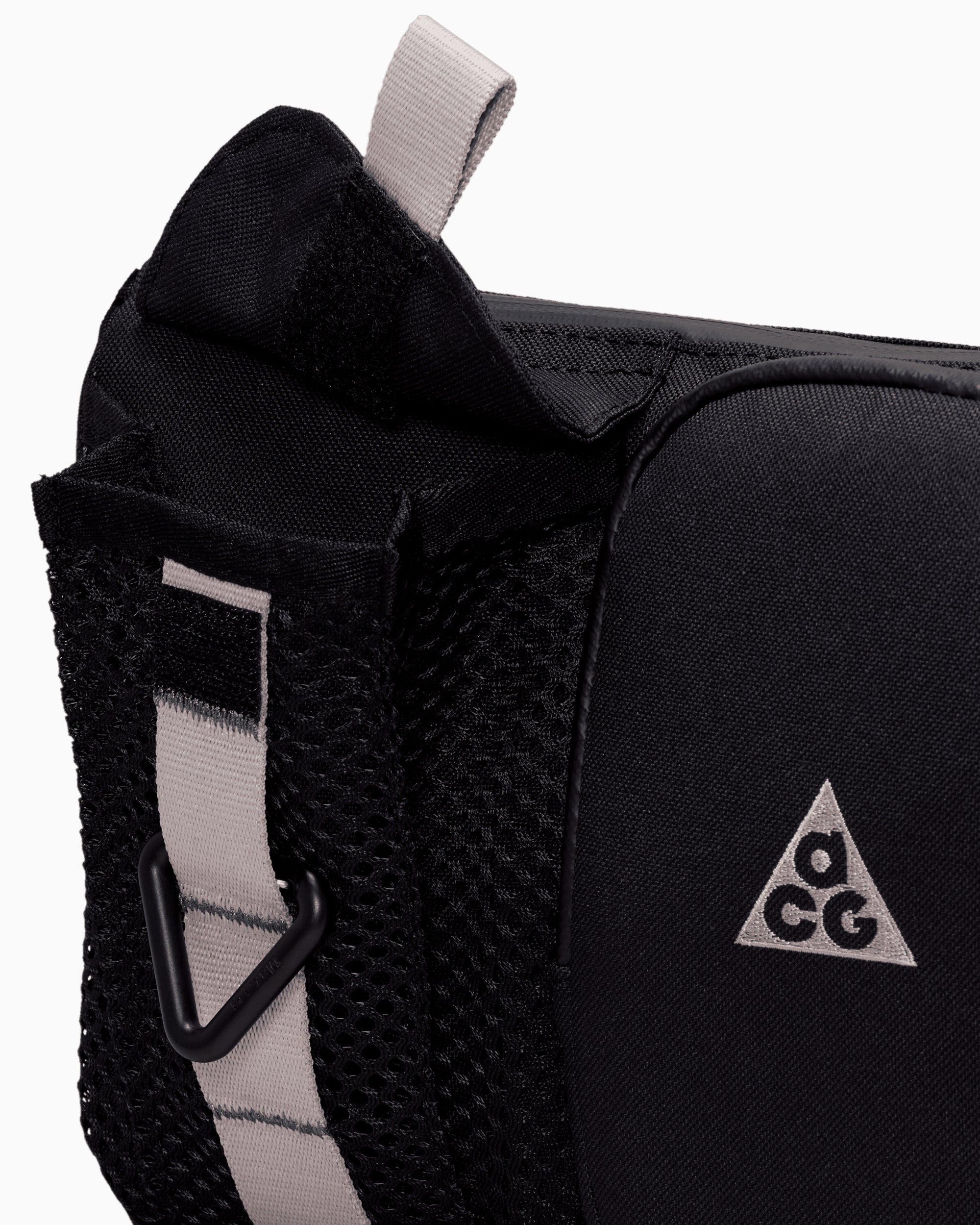 Nike ACG Daymax Unisex Shoulder Bag