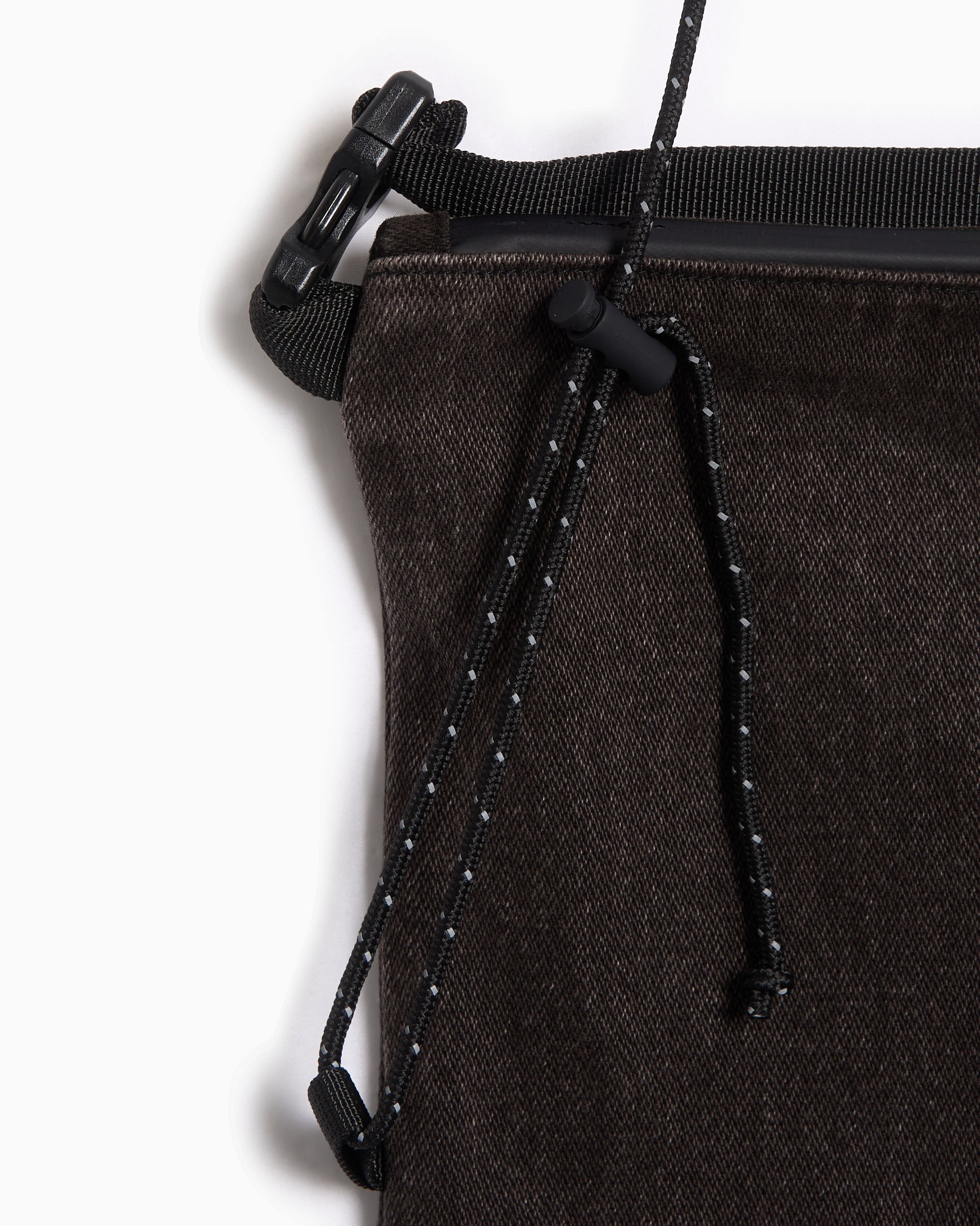 ROA x Wrangler Yuna Unisex Shoulder Bag ROA x Wrangler Yuna Unisex Shoulder Bag
