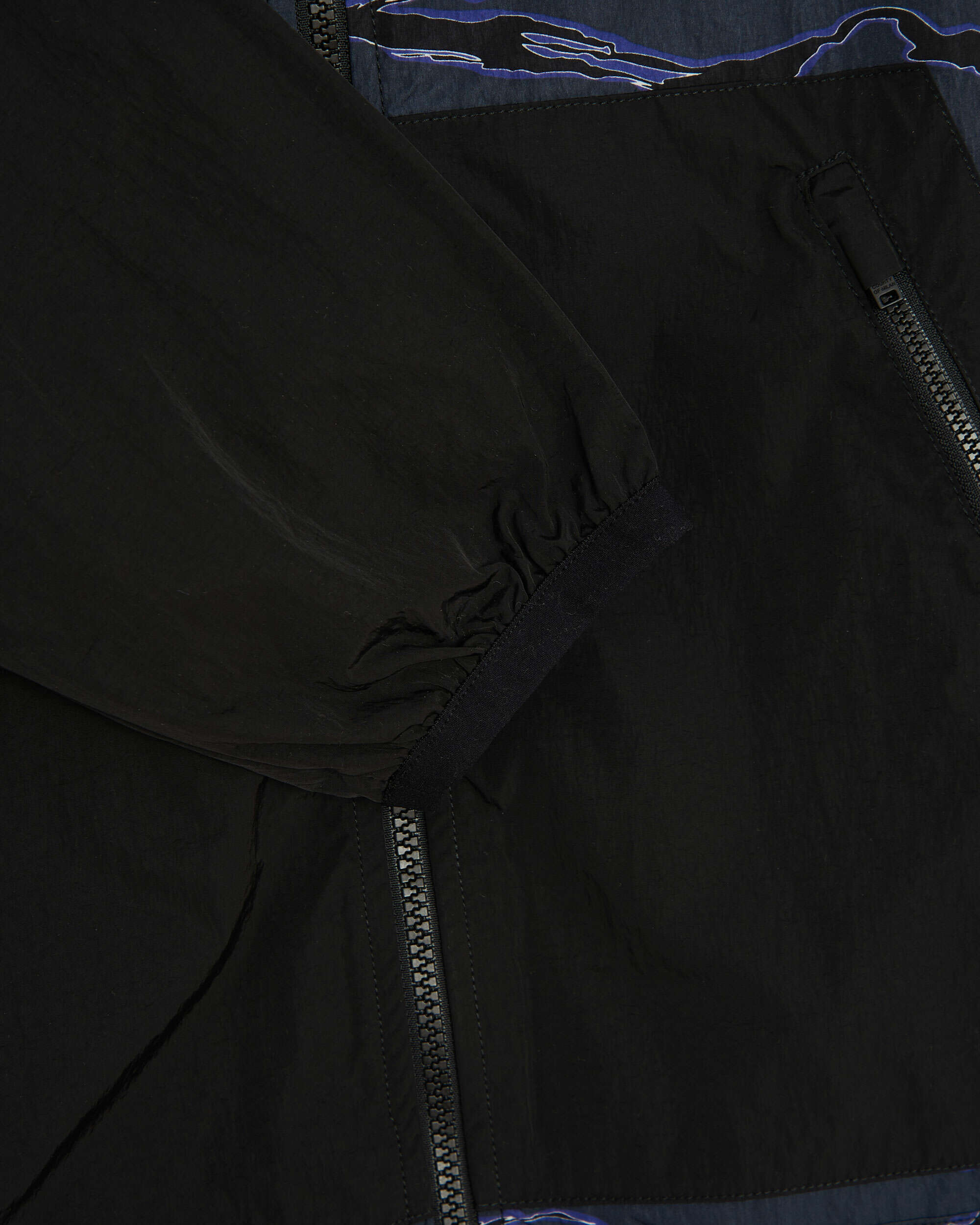 Jackets Coats Marcelo Burlon All Over Camou Nylon Men's Windbreaker Men's Windbreaker - CMEB037F21FAB0024945